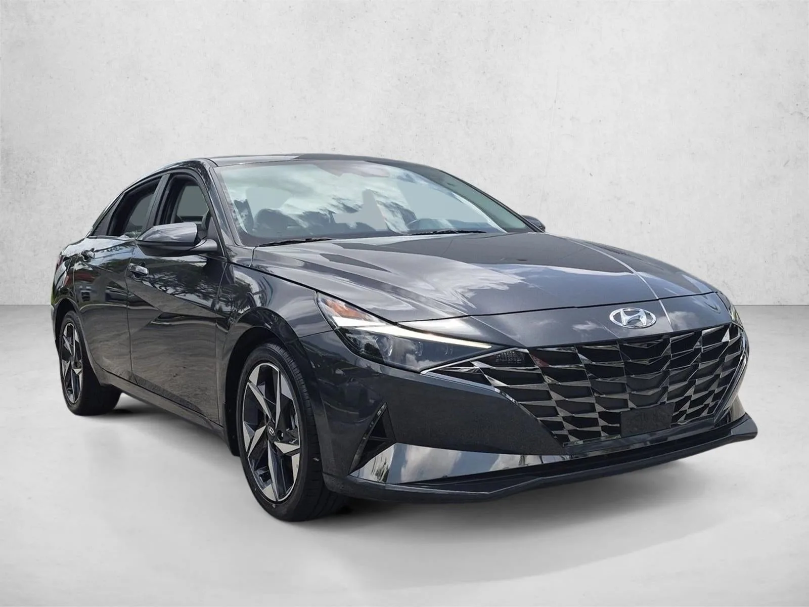 2023 Hyundai ELANTRA Limited IVT photo 3