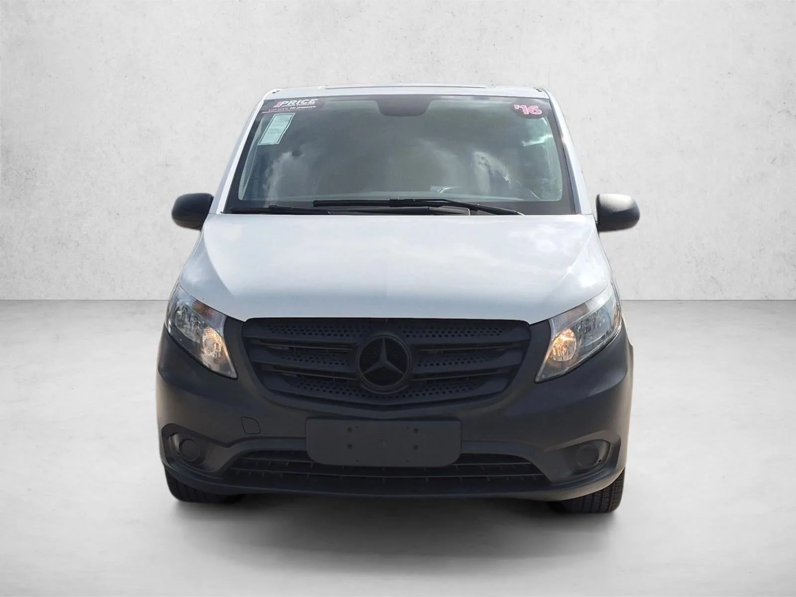 2016 Mercedes-Benz Metris Cargo Van RWD 126" photo 2