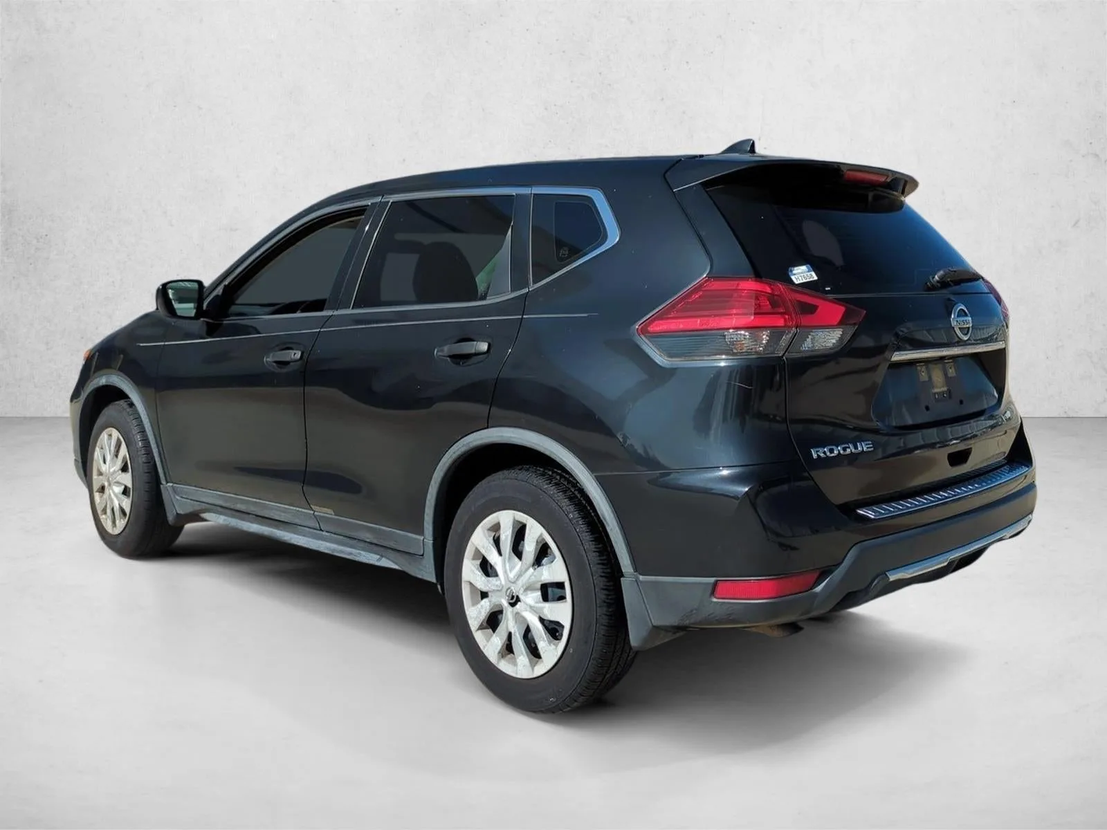 2017 Nissan Rogue FWD S photo 7