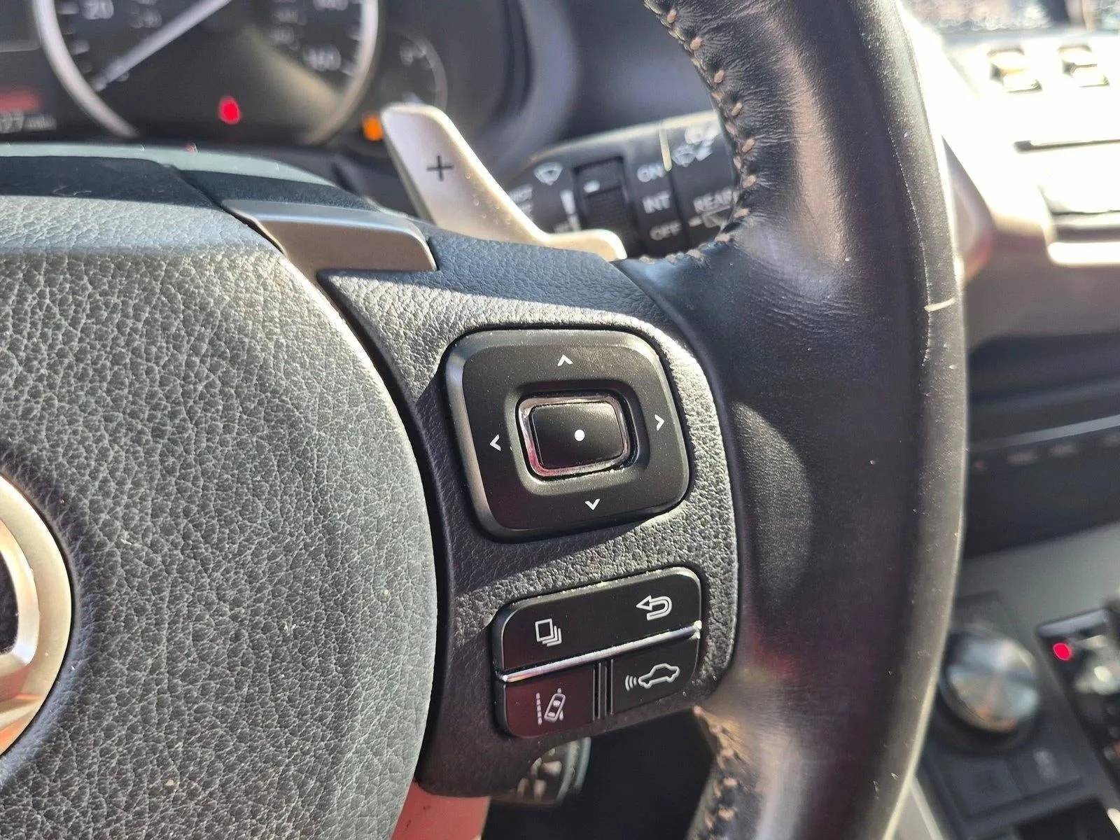 2020 Lexus NX 300 photo 11