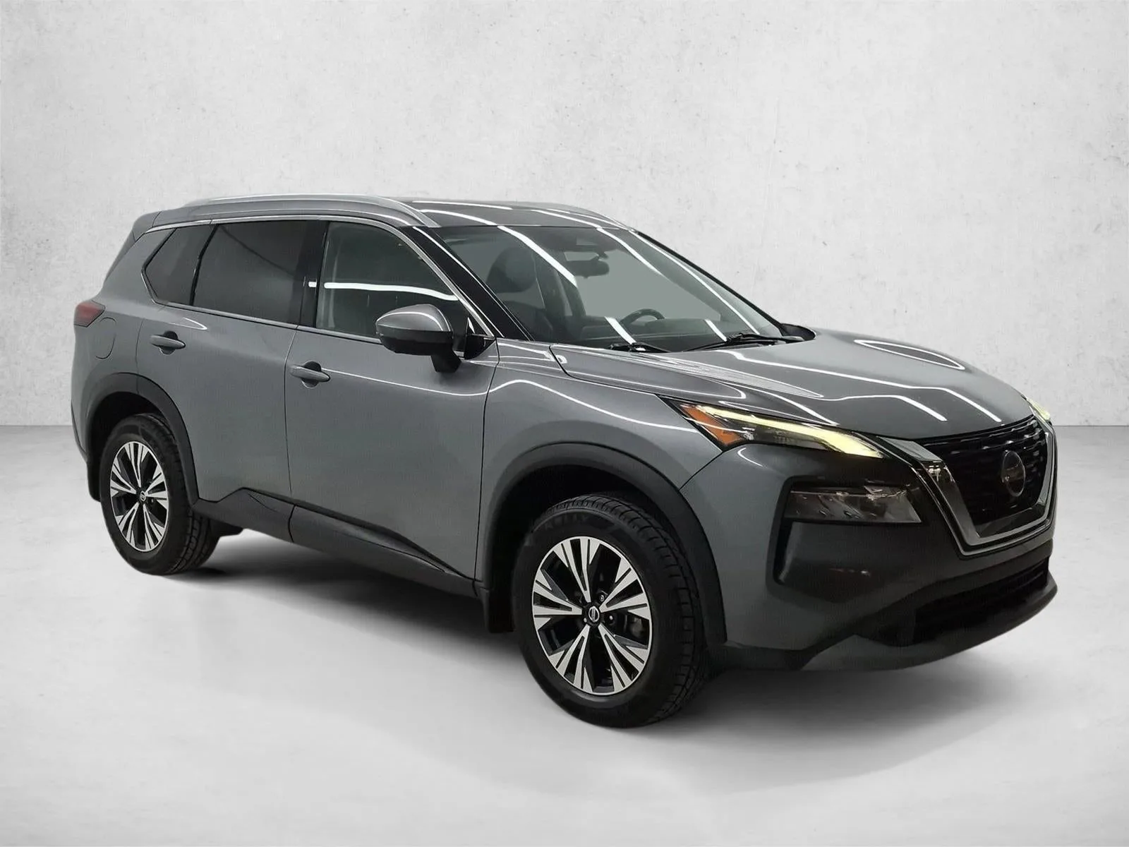 2021 Nissan Rogue SV FWD photo 3