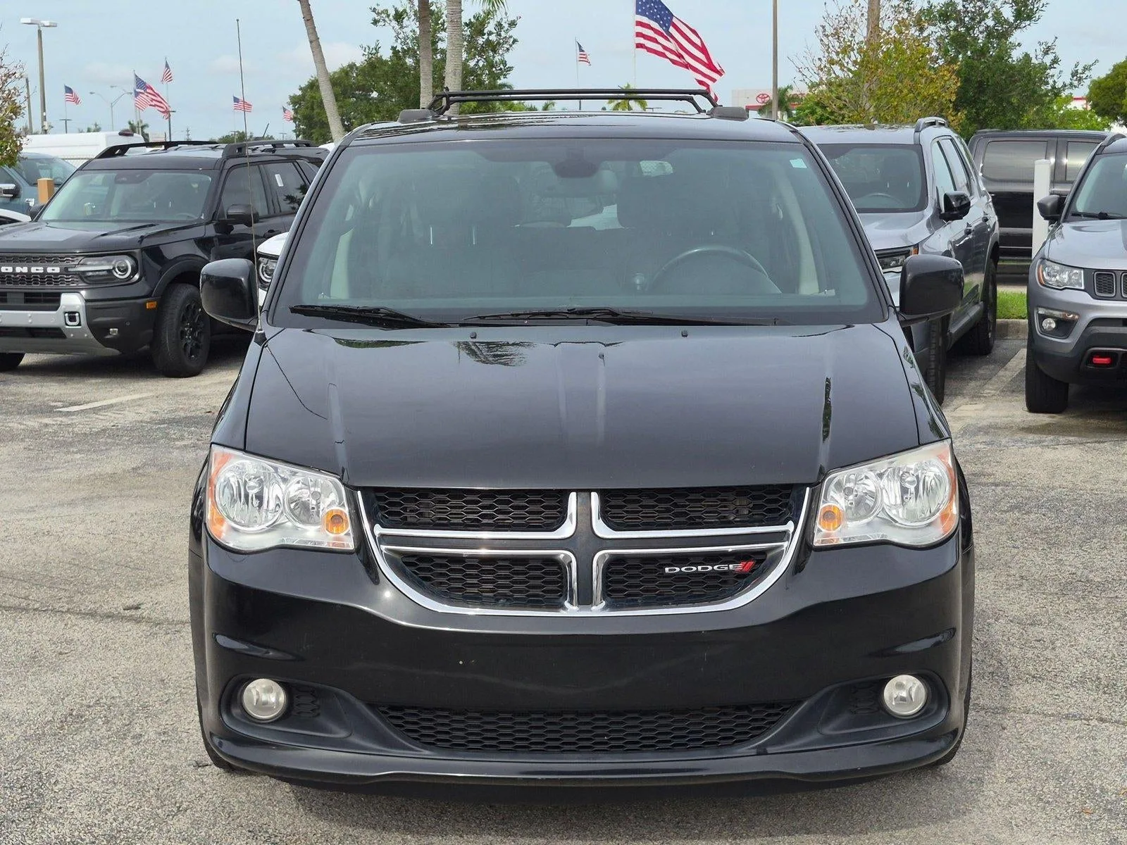 2019 Dodge Grand Caravan SXT Wagon photo 2