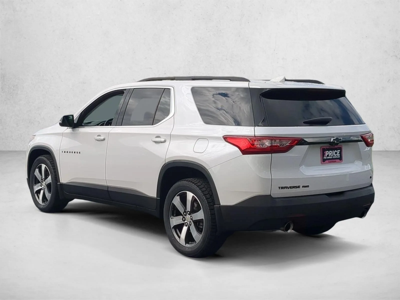 2021 Chevrolet Traverse LT Leather photo 8