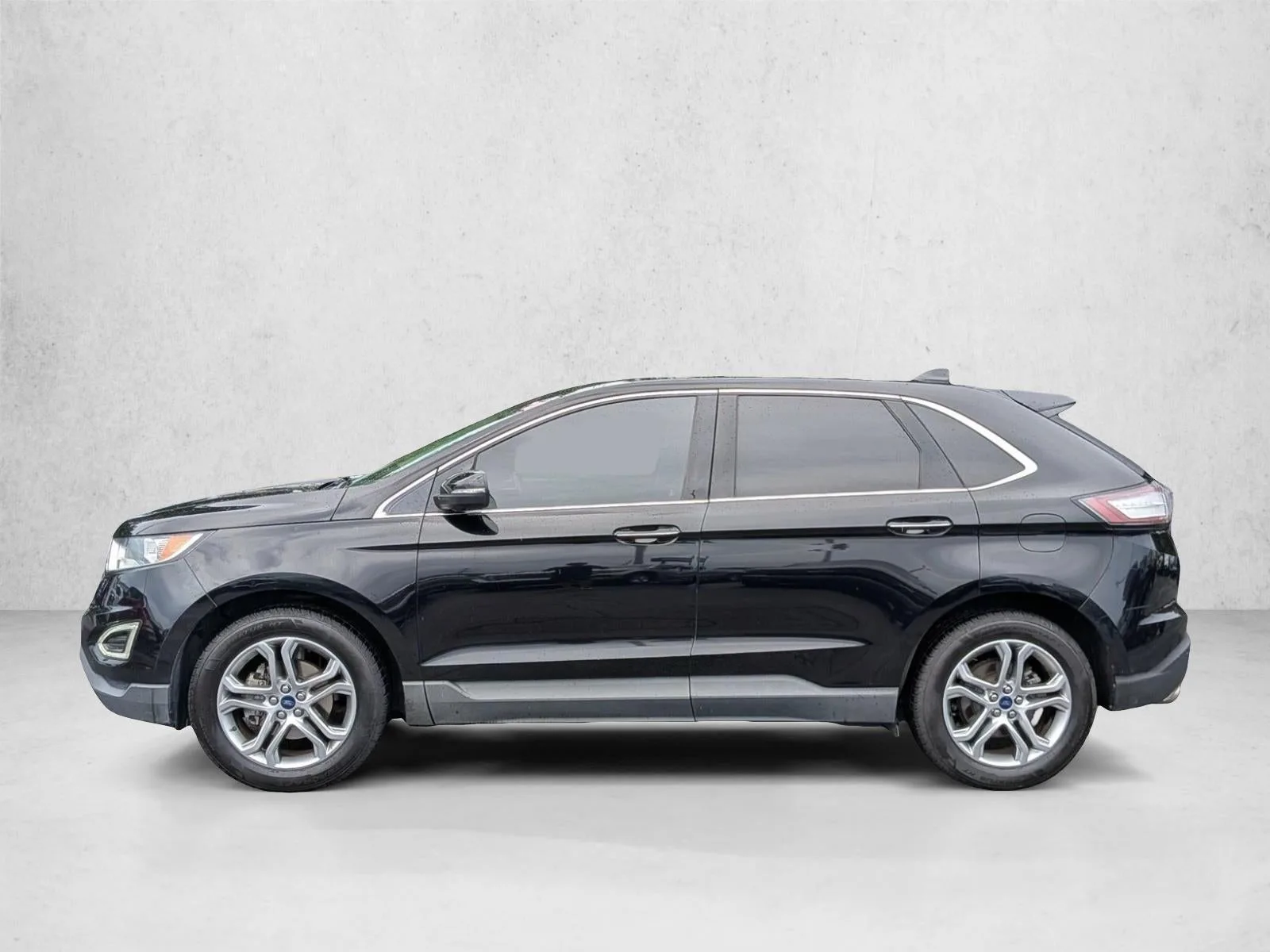 2018 Ford Edge Titanium FWD photo 9