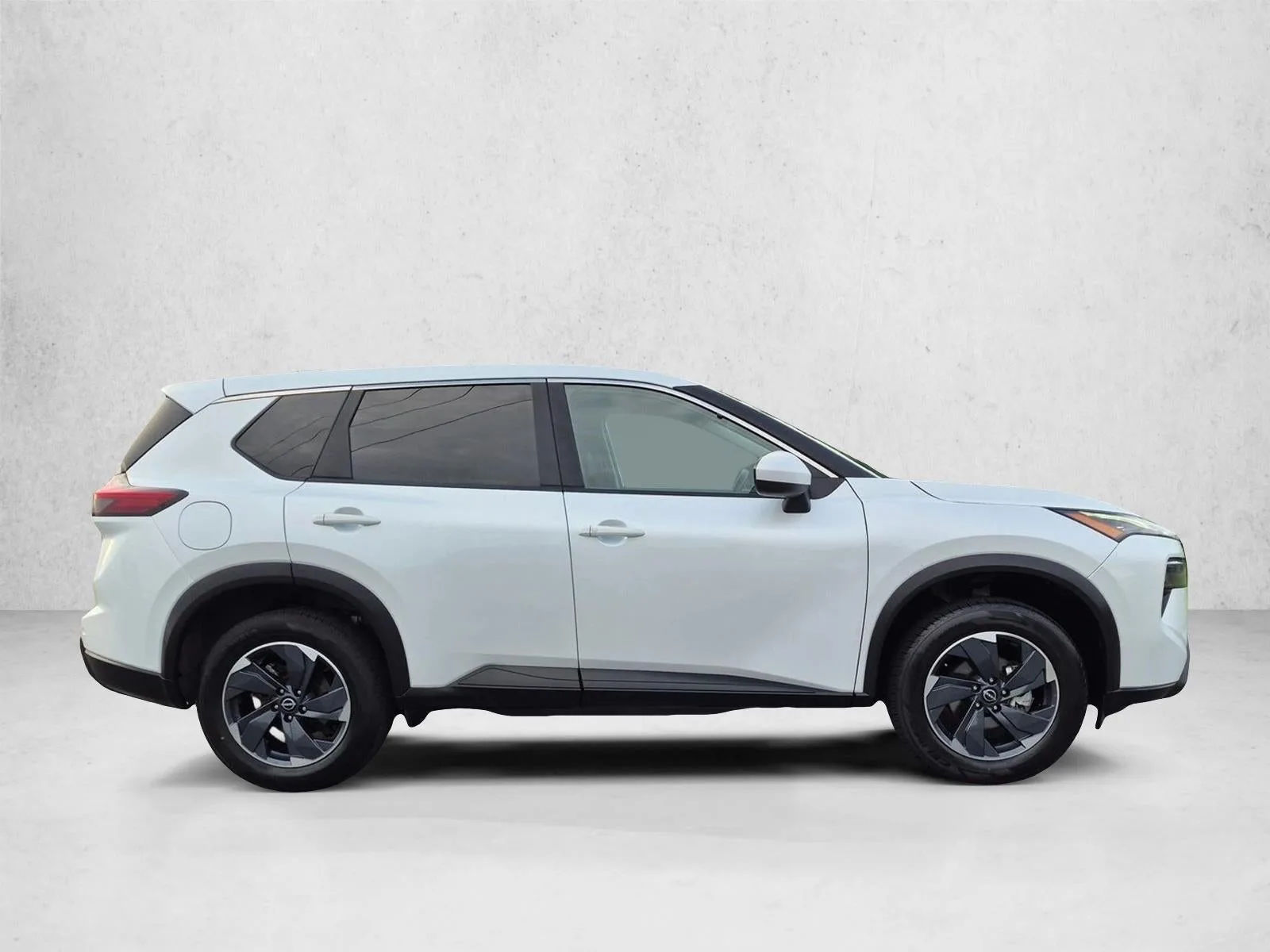 2024 Nissan Rogue FWD SV photo 4