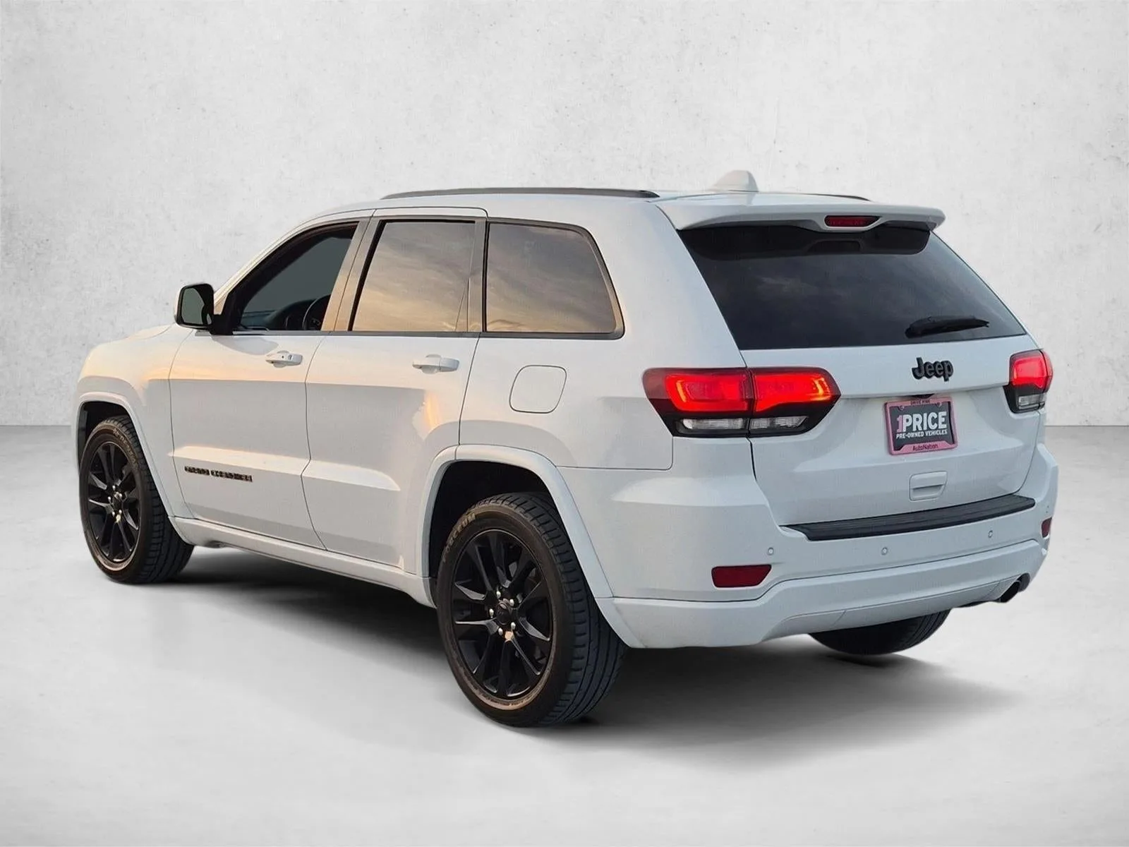 2018 Jeep Grand Cherokee Altitude 4x2 photo 8