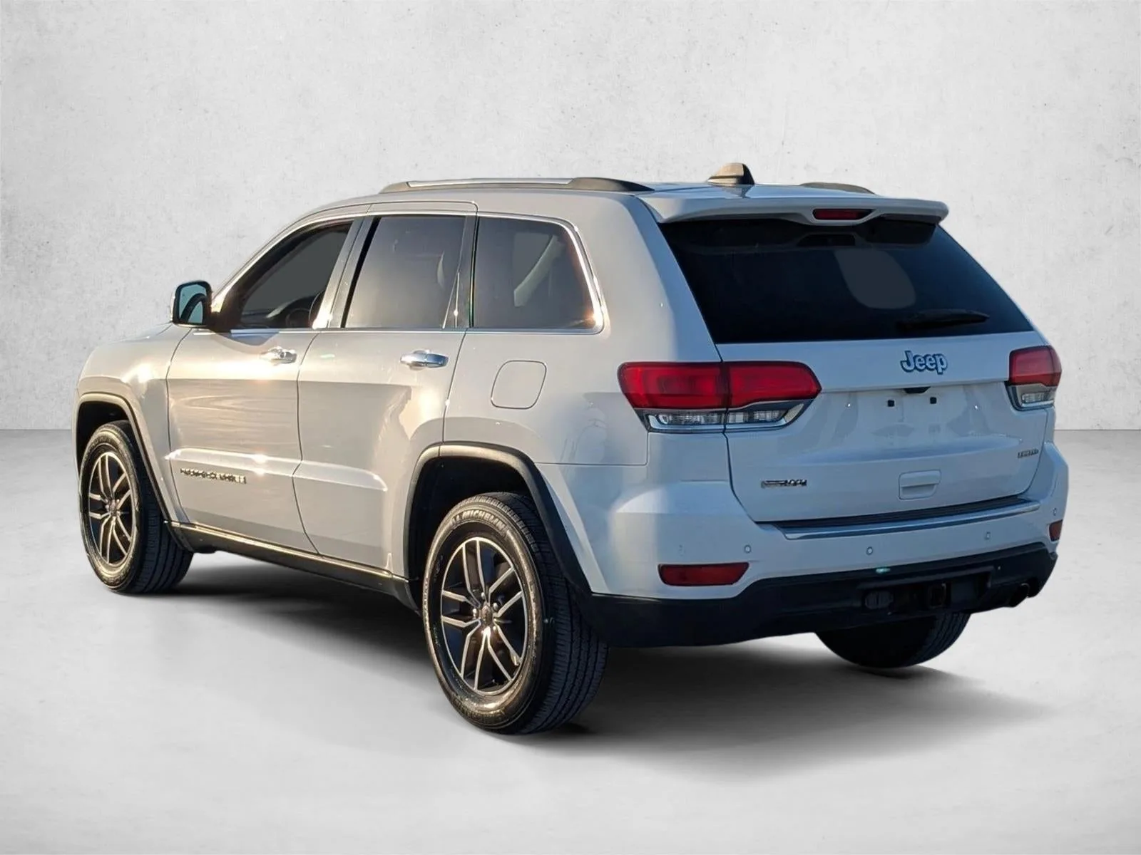 2019 Jeep Grand Cherokee Limited 4x2 photo 8
