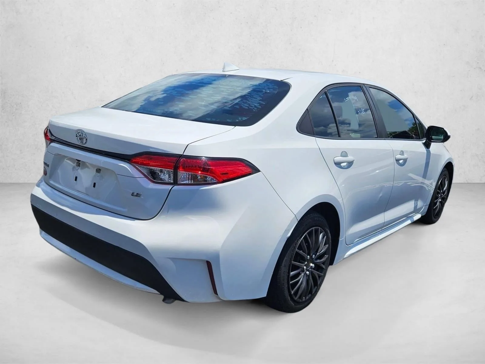 2021 Toyota Corolla LE CVT (Natl) photo 2