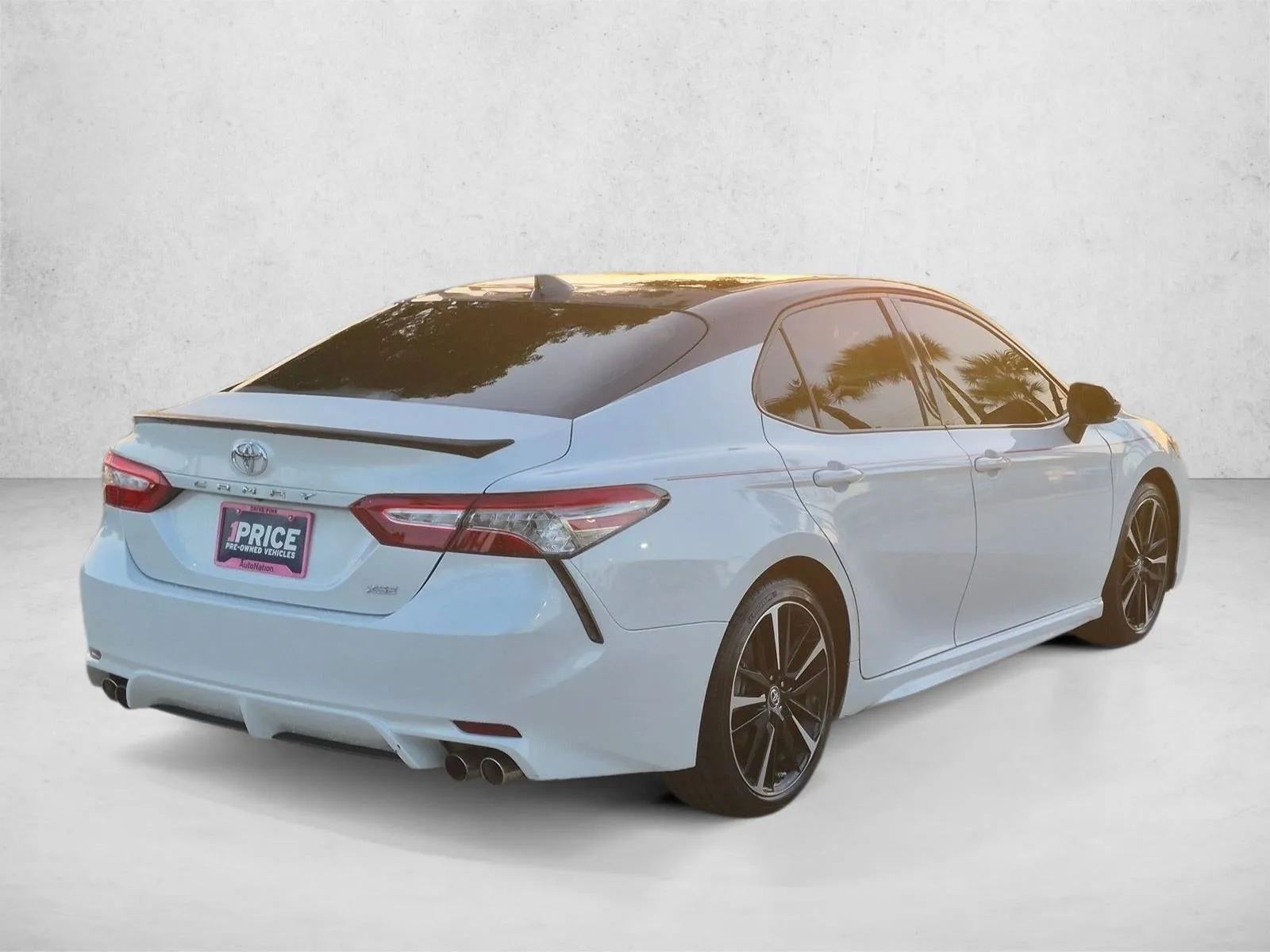2019 Toyota Camry XSE Auto (Natl) photo 5