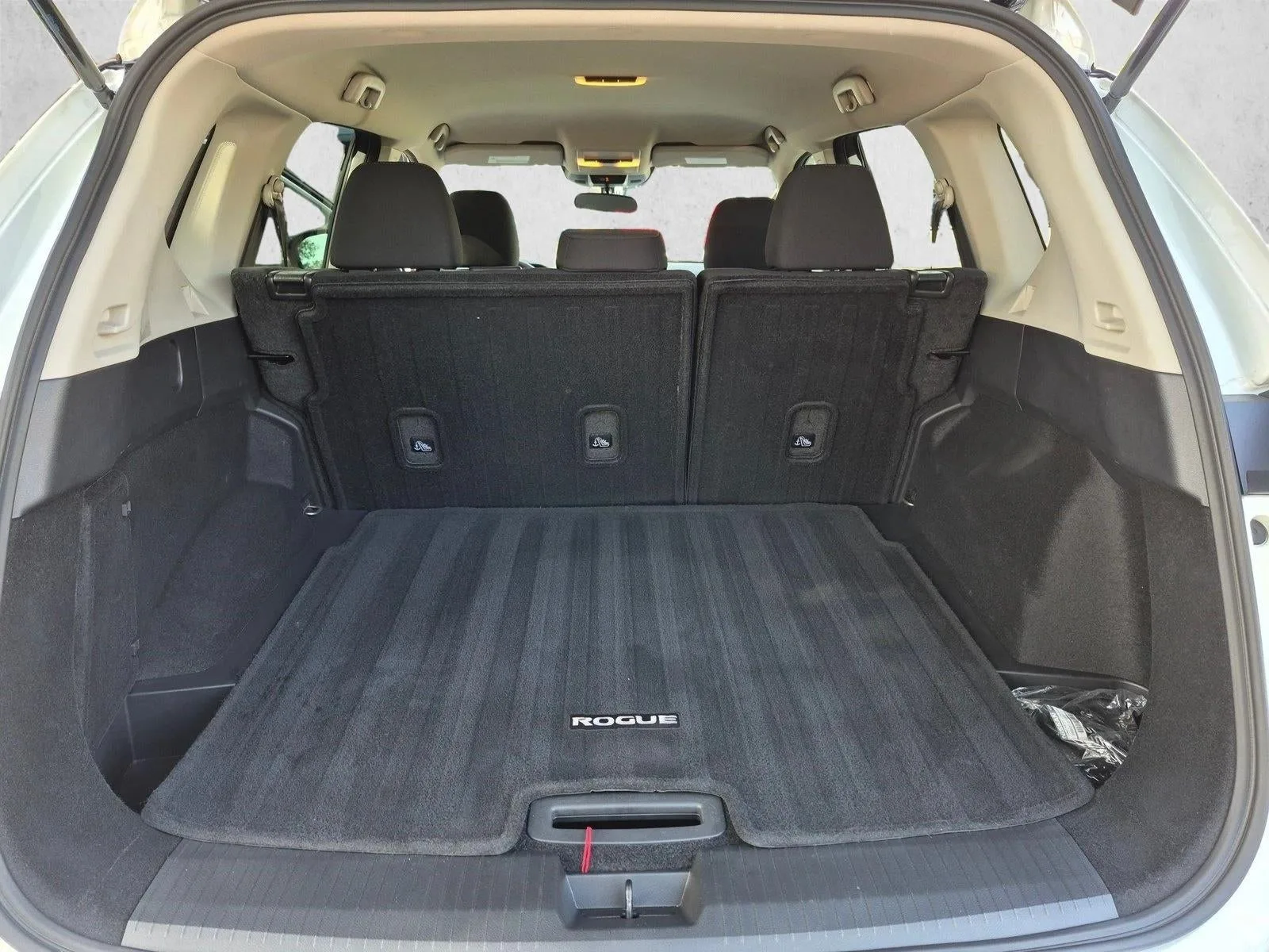 2025 Nissan Rogue FWD S photo 7