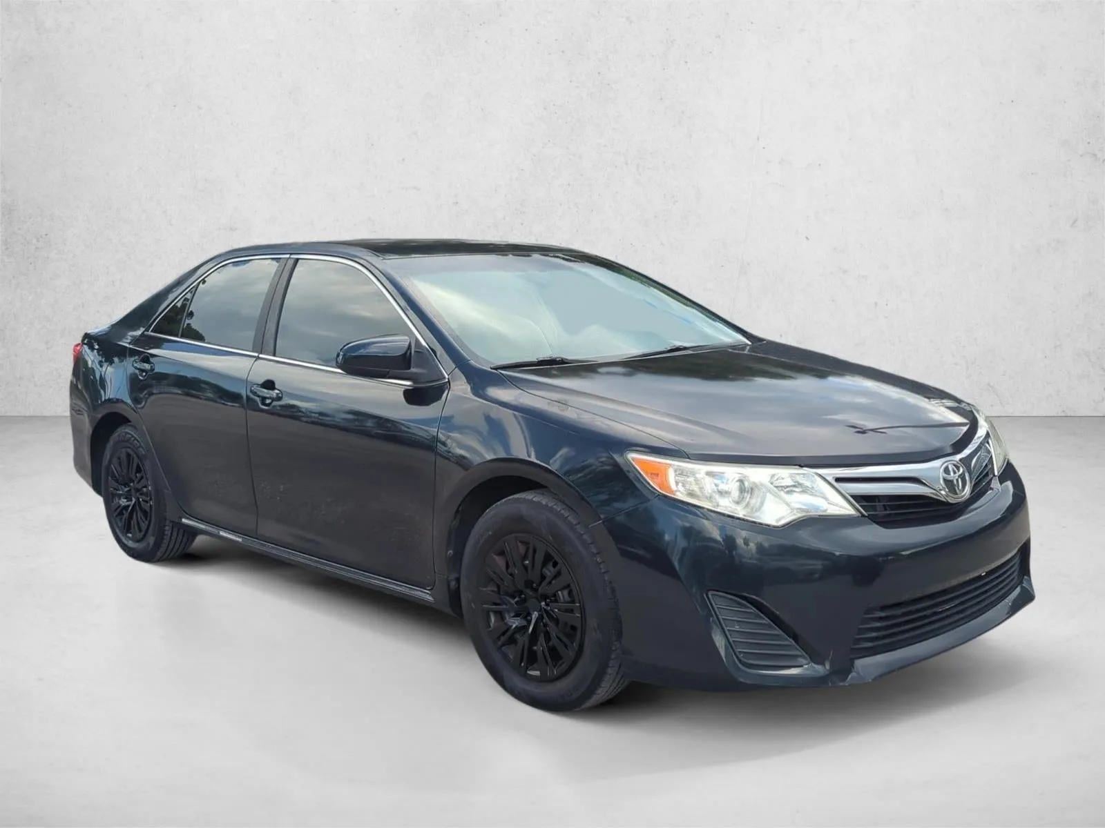 2012 Toyota Camry 4dr Sdn I4 Auto LE (Natl) photo 3