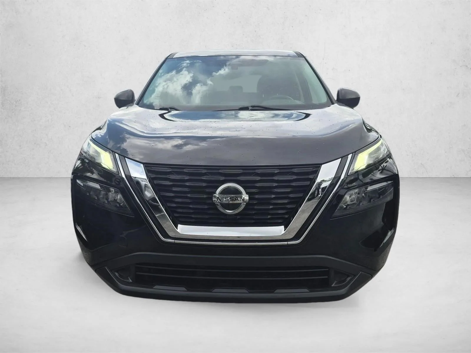 2021 Nissan Rogue FWD S photo 2