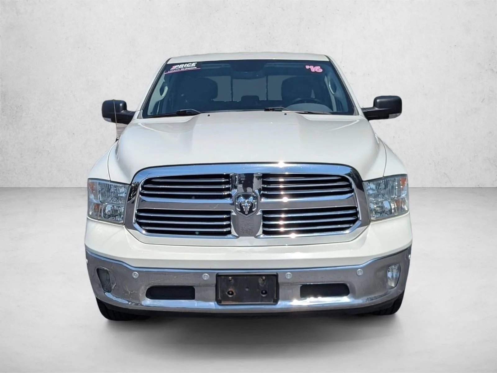 2016 RAM 1500 2WD Crew Cab 5.7 Ft Box Lone Star photo 2
