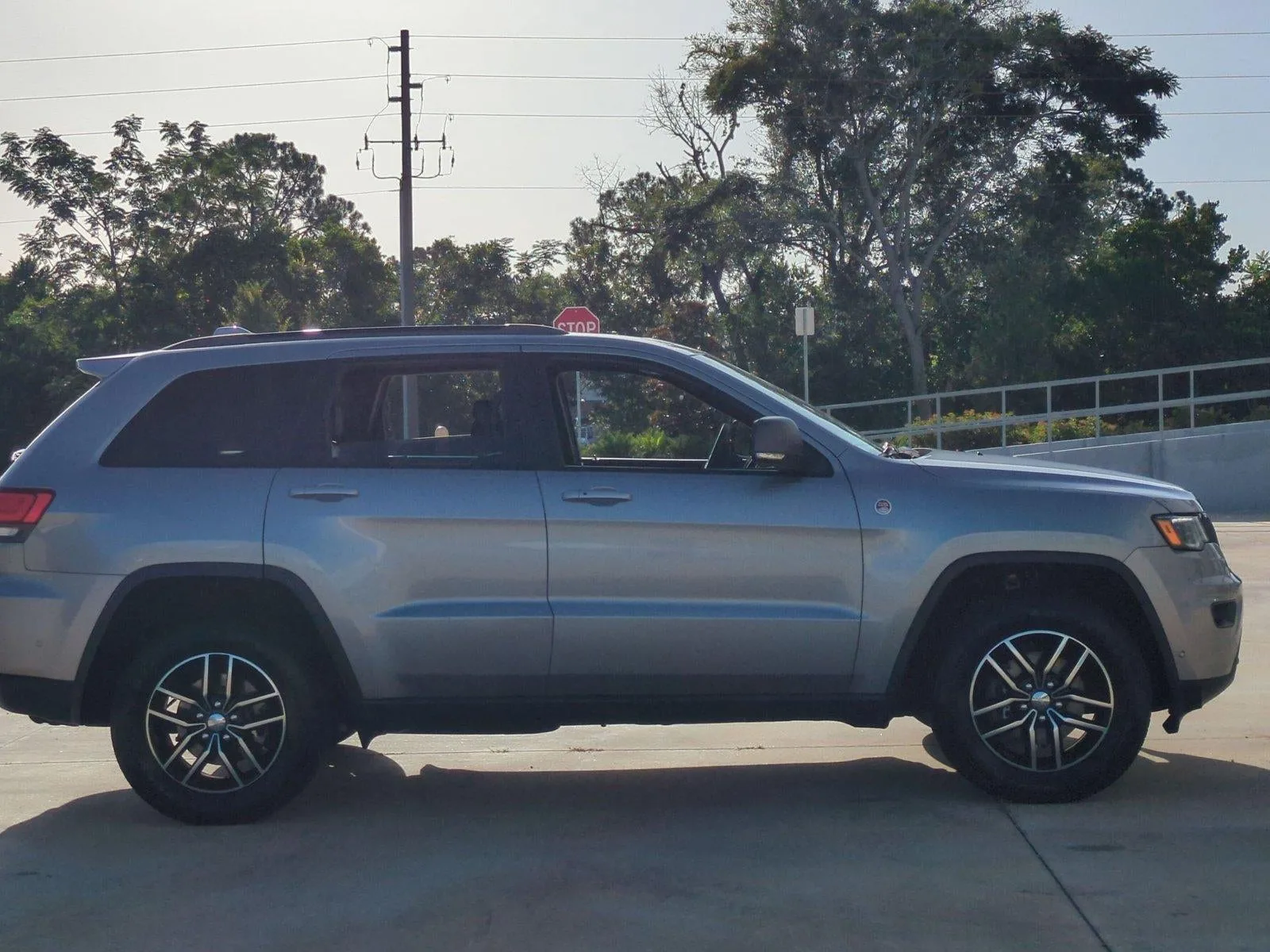 2018 Jeep Grand Cherokee Trailhawk 4x4 *Ltd Avail* photo 4
