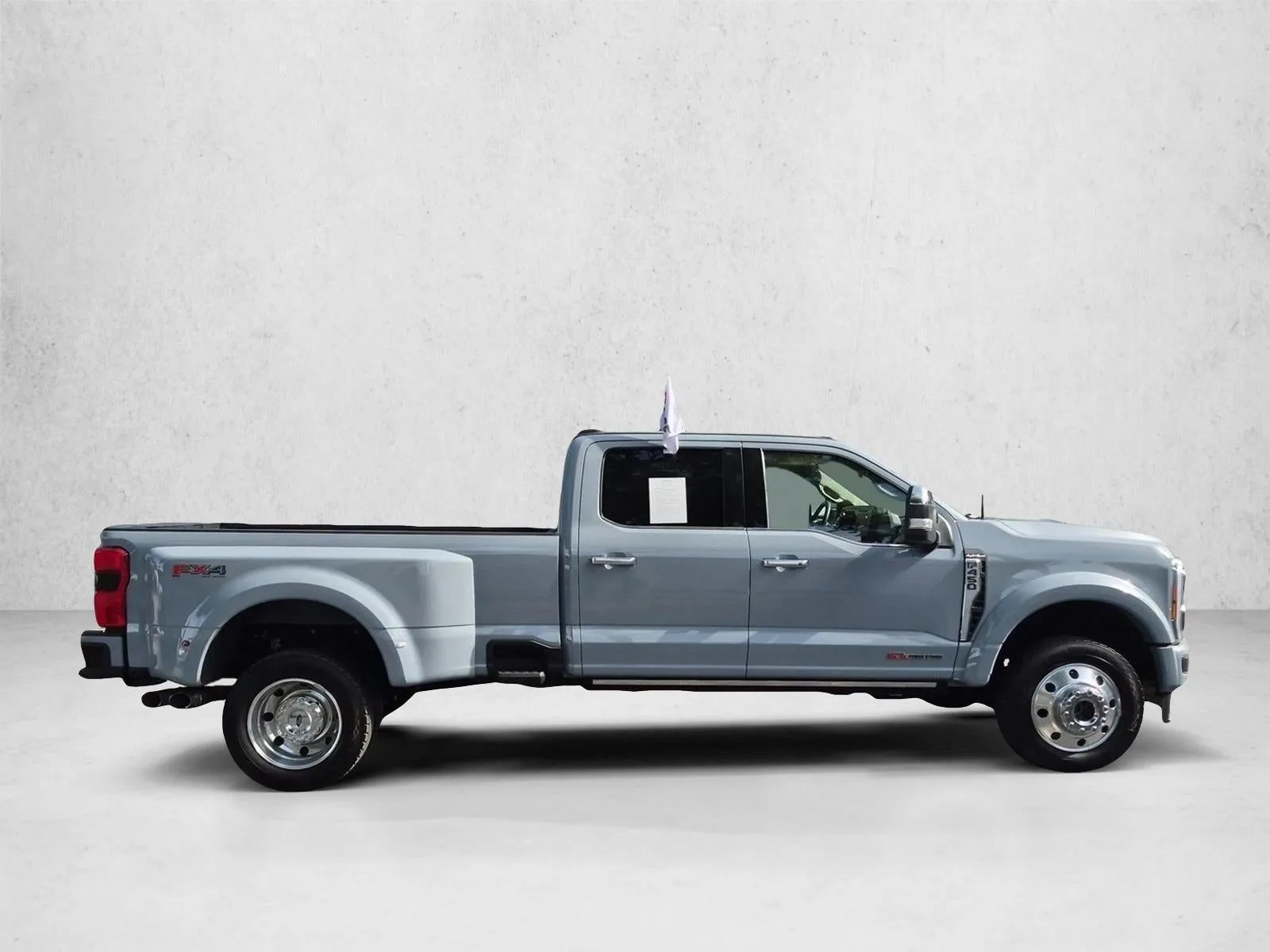 2026 Ford F-450 Platinum photo 4