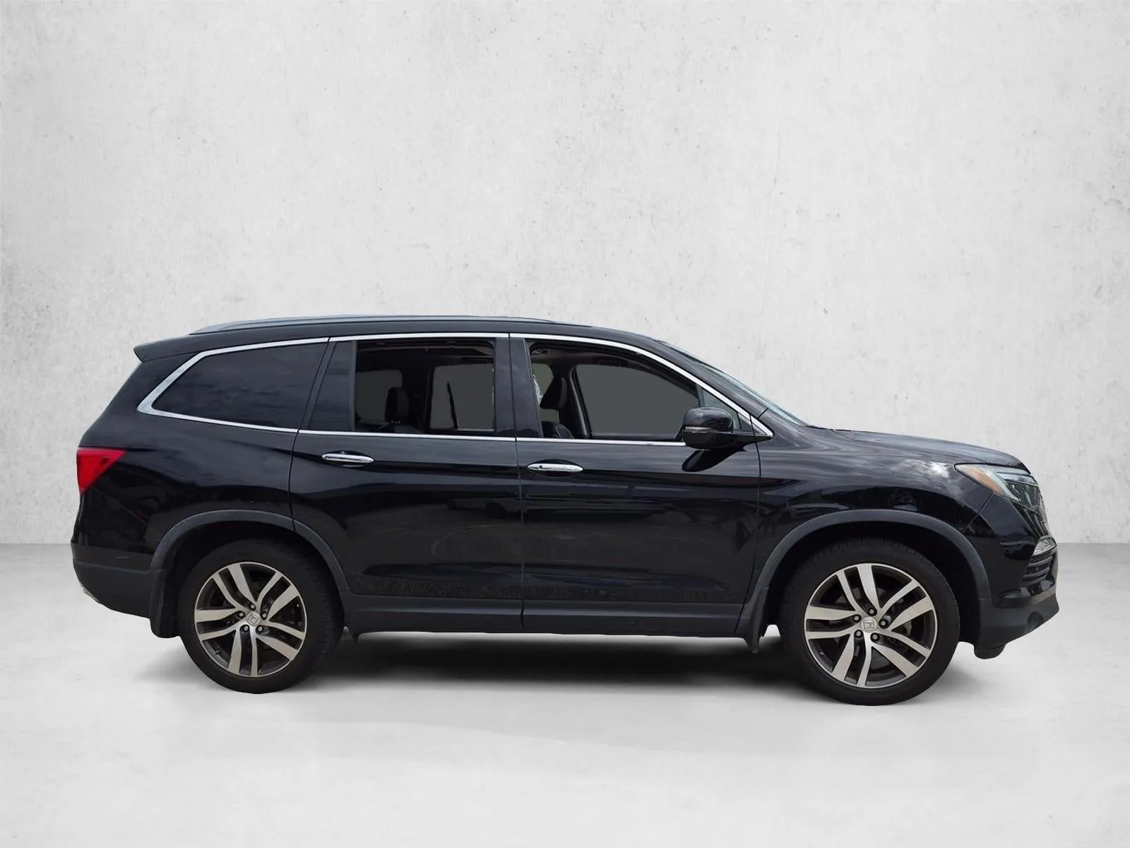 2017 Honda Pilot Elite AWD photo 4