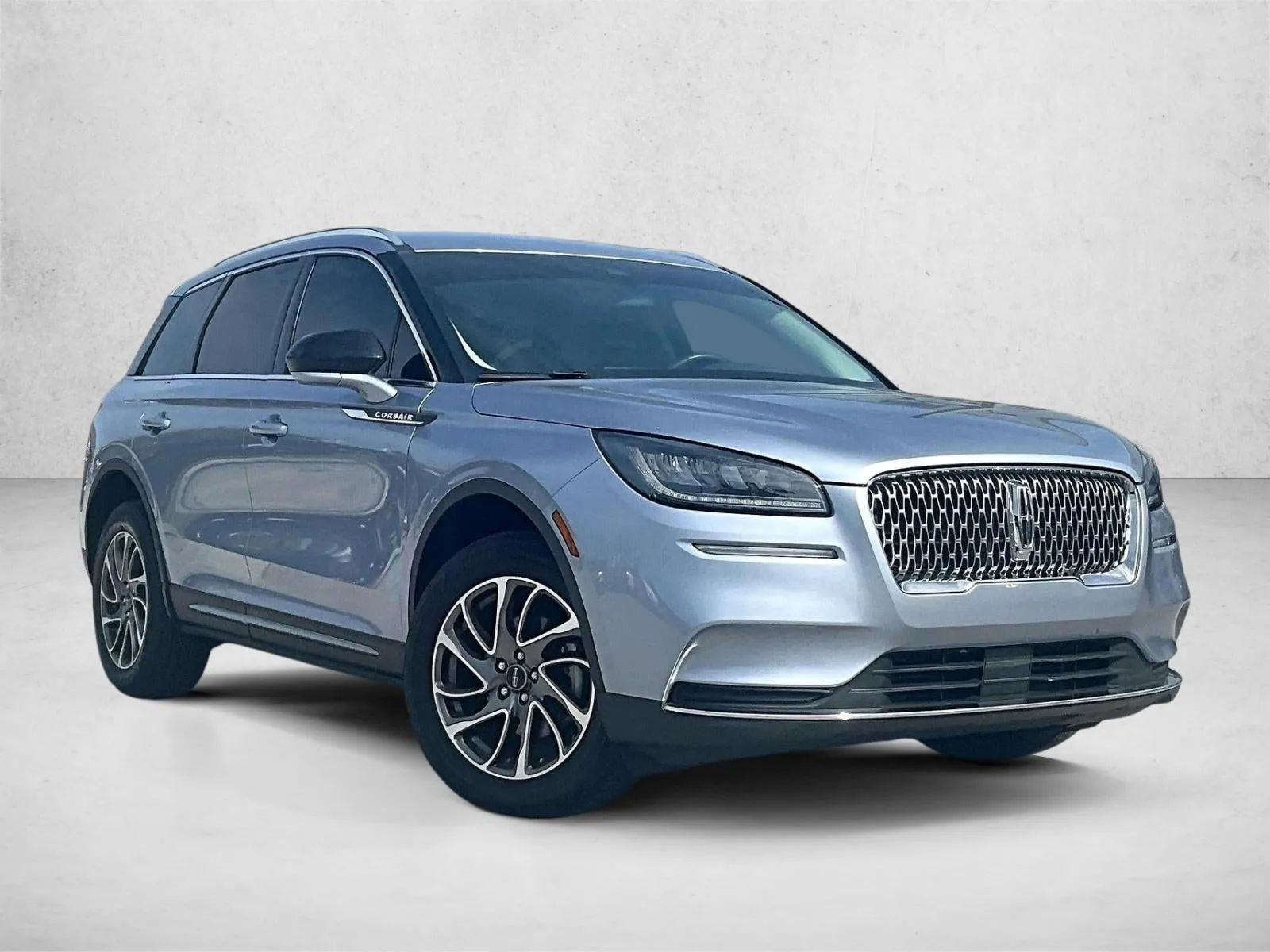 2022 Lincoln Corsair Standard photo 12