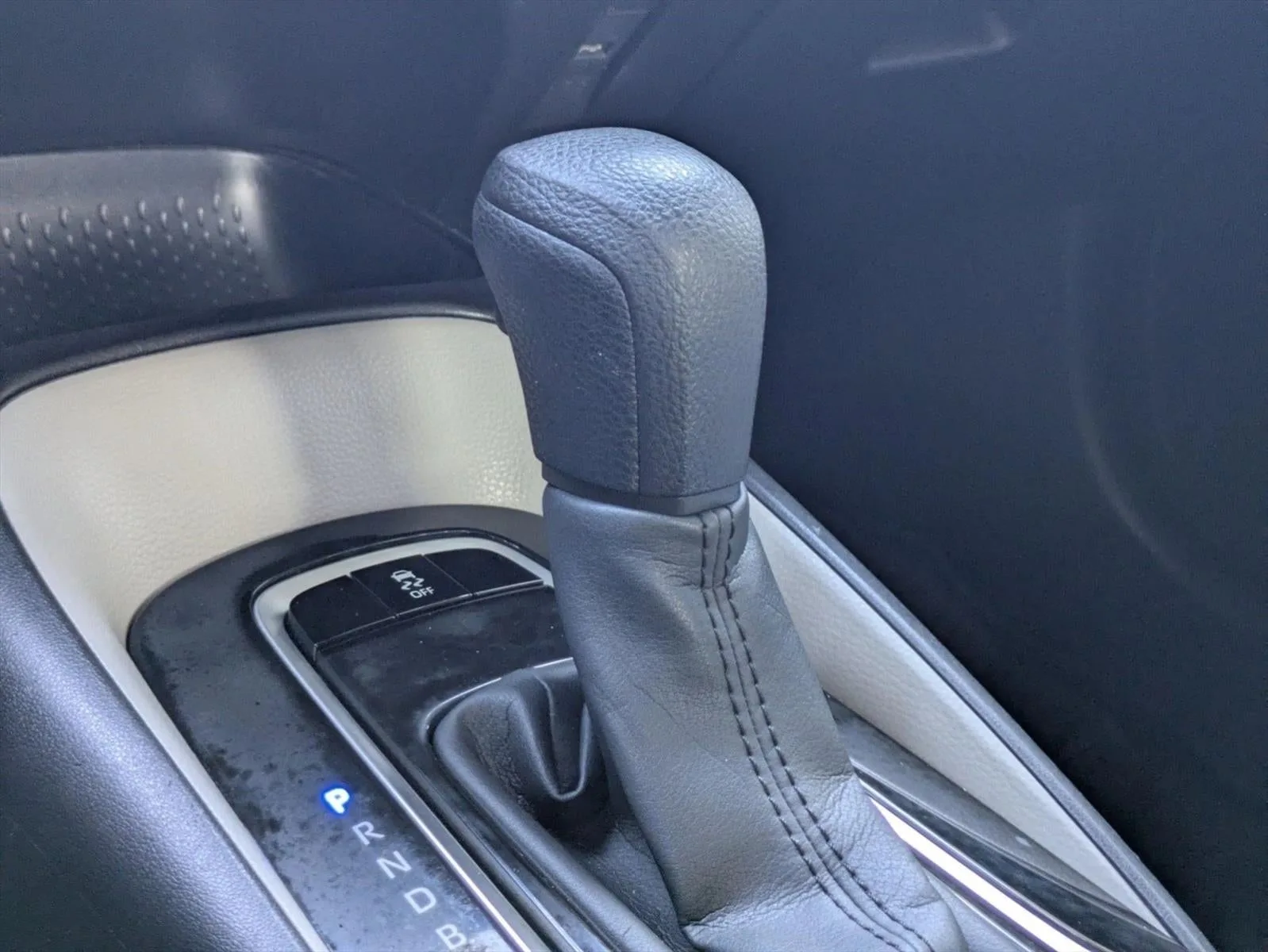 2022 Toyota Corolla L CVT (Natl) photo 12