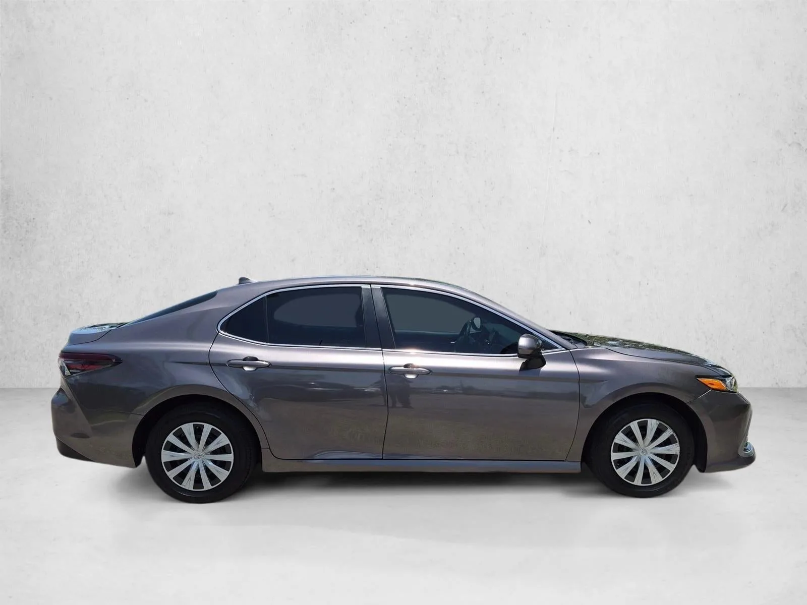 2024 Toyota Camry Hybrid LE CVT (Natl) photo 4