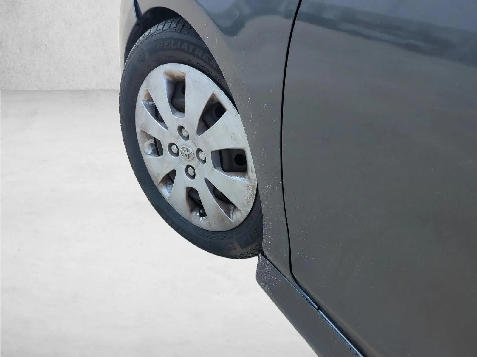 2013 Toyota Yaris 5dr Liftback Auto L (Natl) photo 8