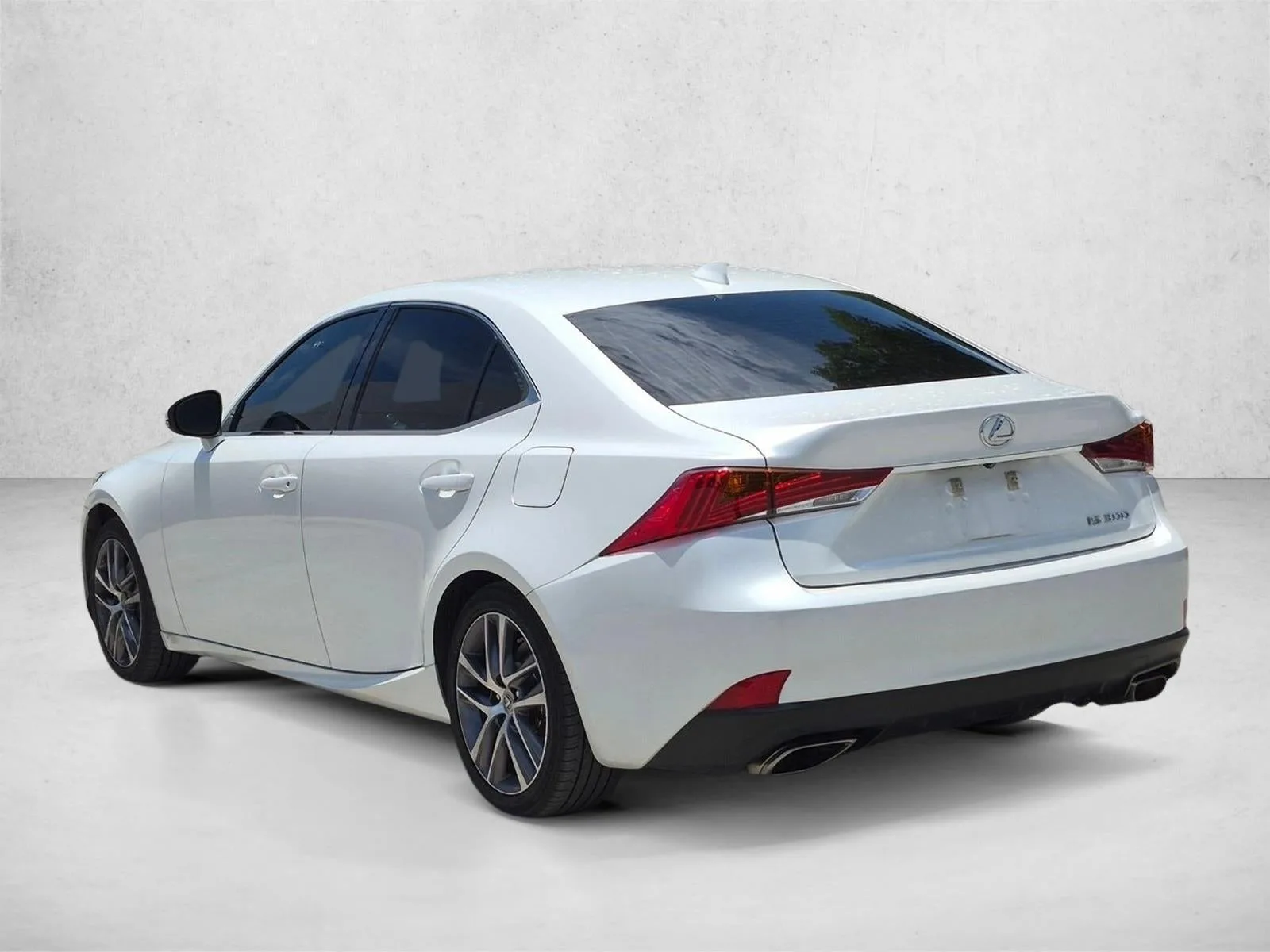 2020 Lexus IS photo 7