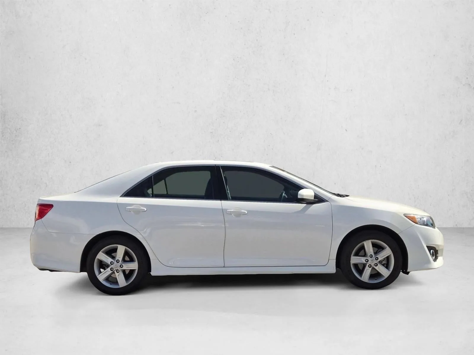 2014 Toyota Camry 4dr Sdn I4 Auto SE (Natl) *Ltd Avail* photo 4
