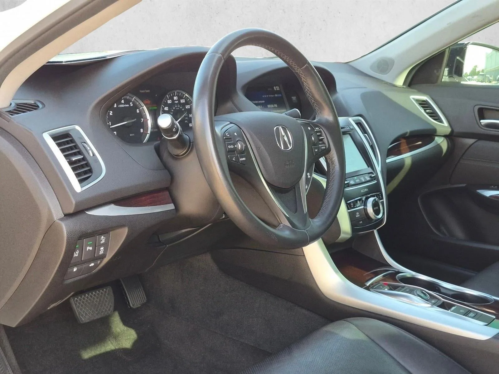 2015 Acura TLX FWD V6 Advance photo 9
