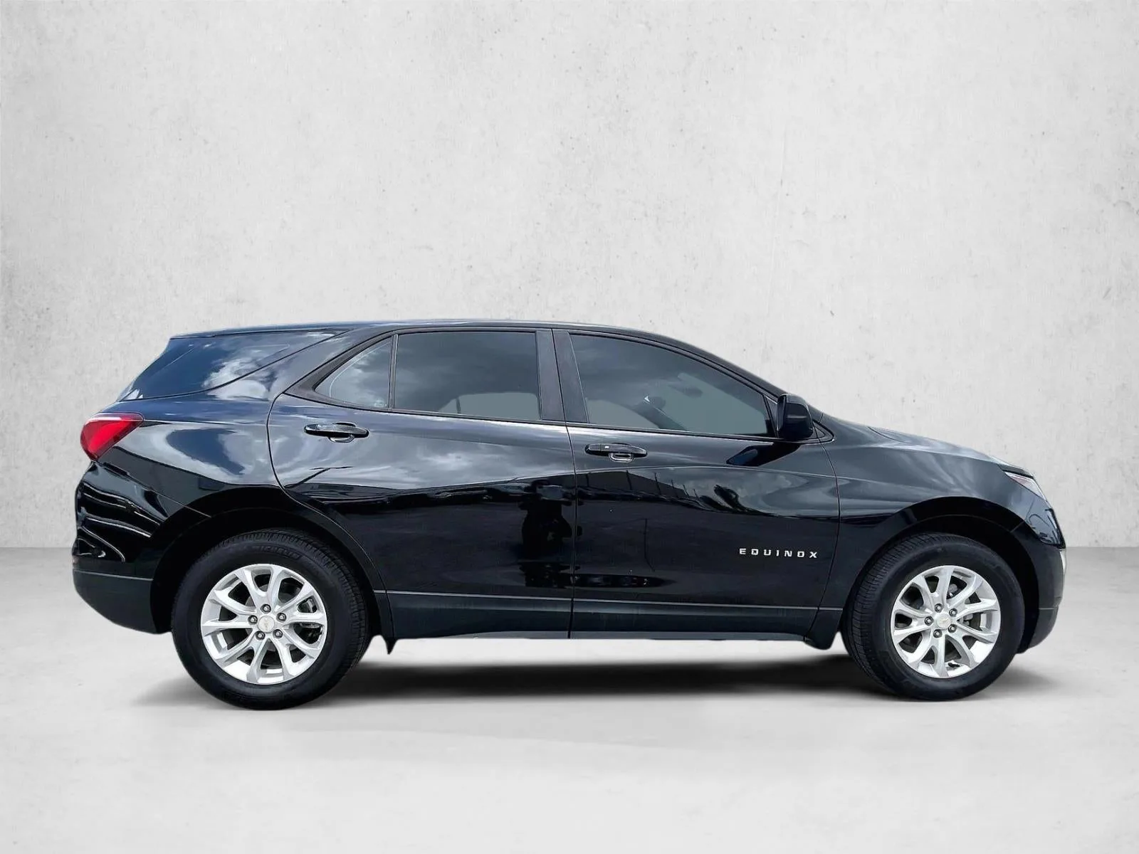 2021 Chevrolet Equinox LS photo 5
