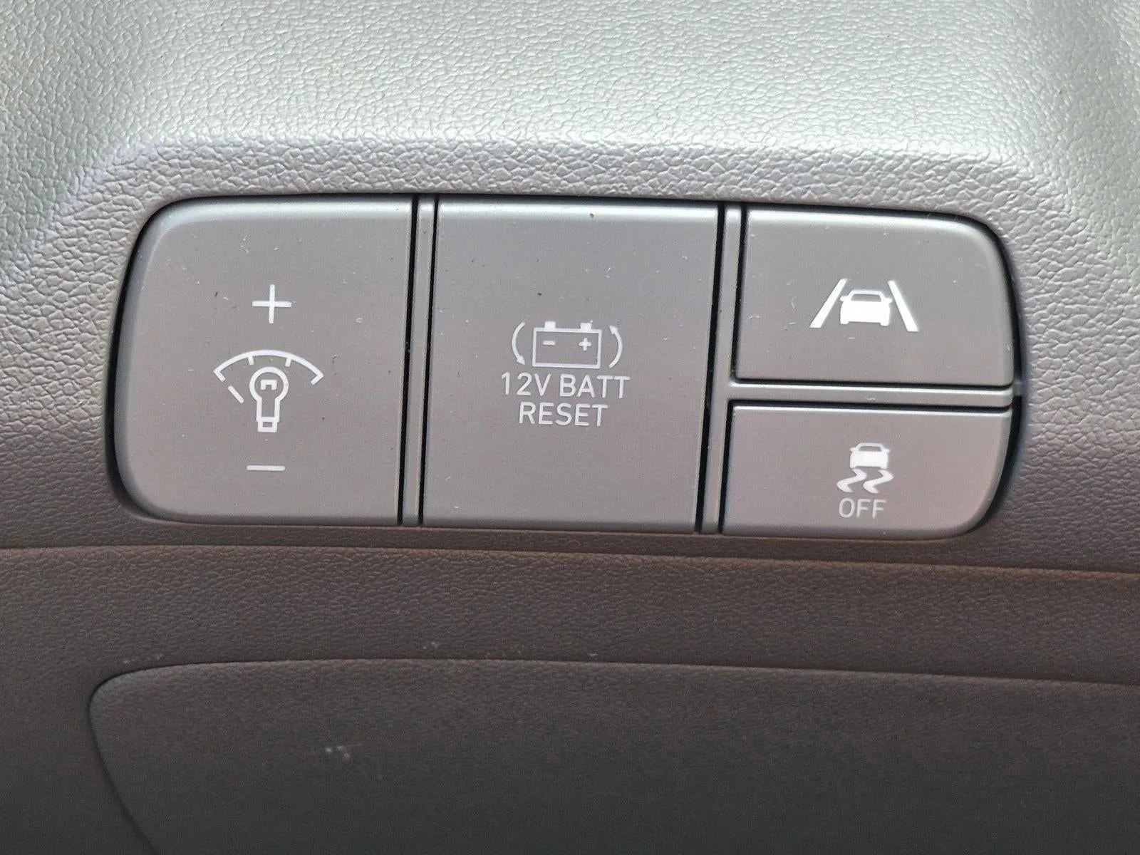 2023 Hyundai ELANTRA Hybrid Blue DCT photo 12
