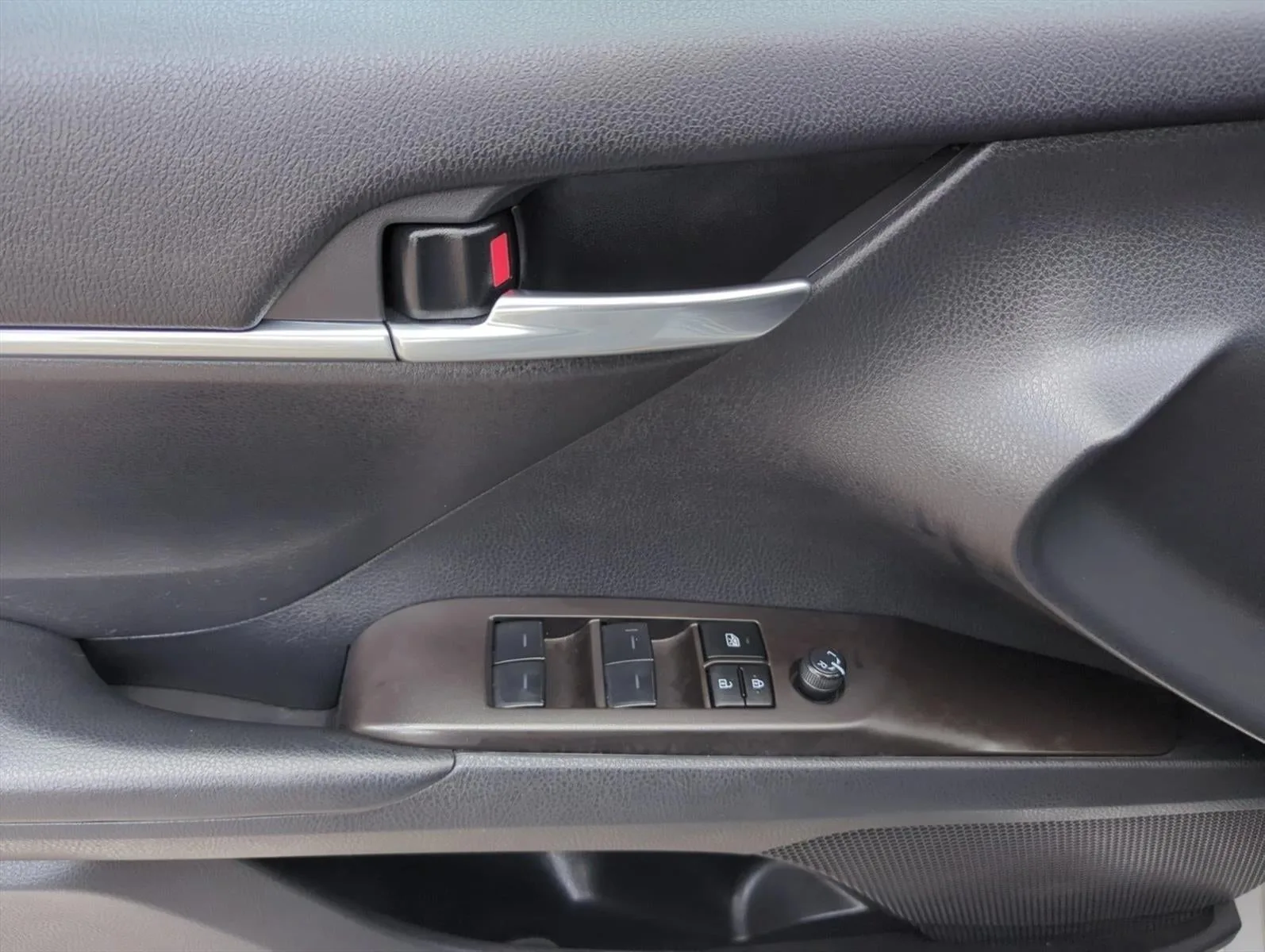 2024 Toyota Camry LE Auto AWD (Natl) photo 11