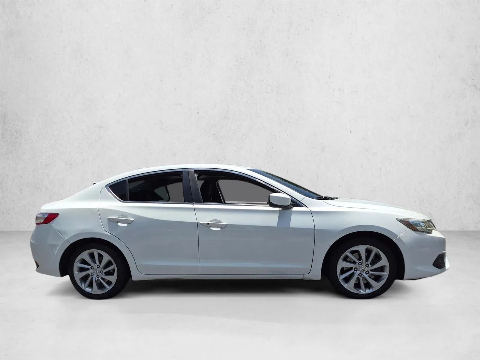 2018 Acura ILX Sedan w/Premium Pkg photo 4