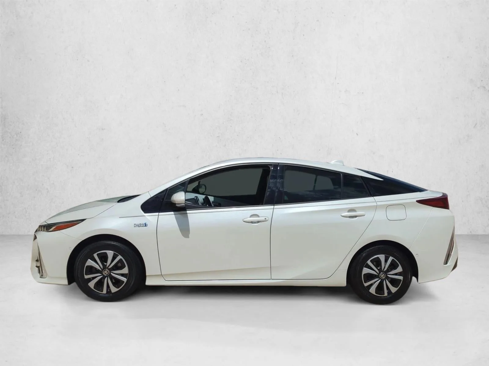 2018 Toyota Prius Prime Advanced (Natl) photo 9