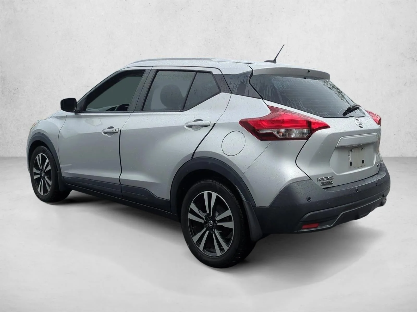 2020 Nissan Kicks SV FWD photo 7