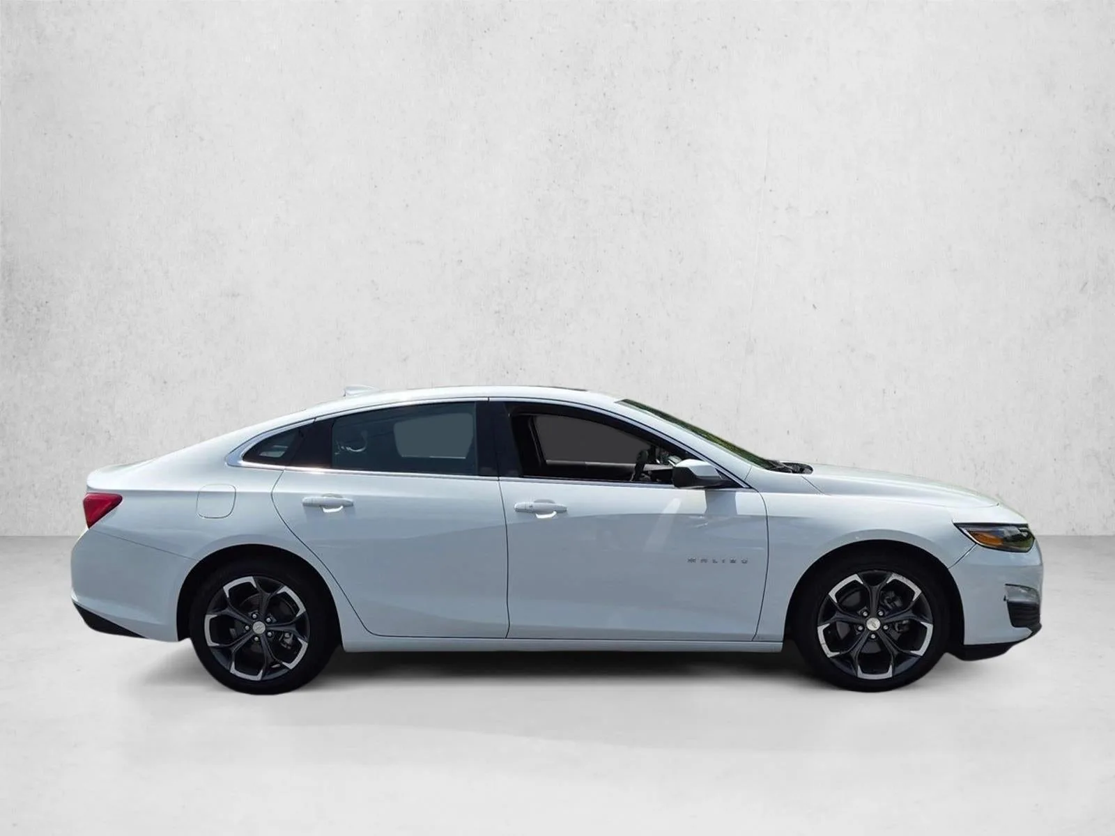 2023 Chevrolet Malibu 4dr Sdn 1LT photo 4
