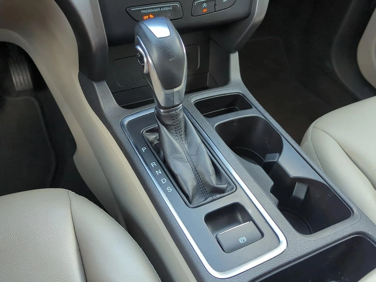 2019 Ford Escape SEL FWD photo 12