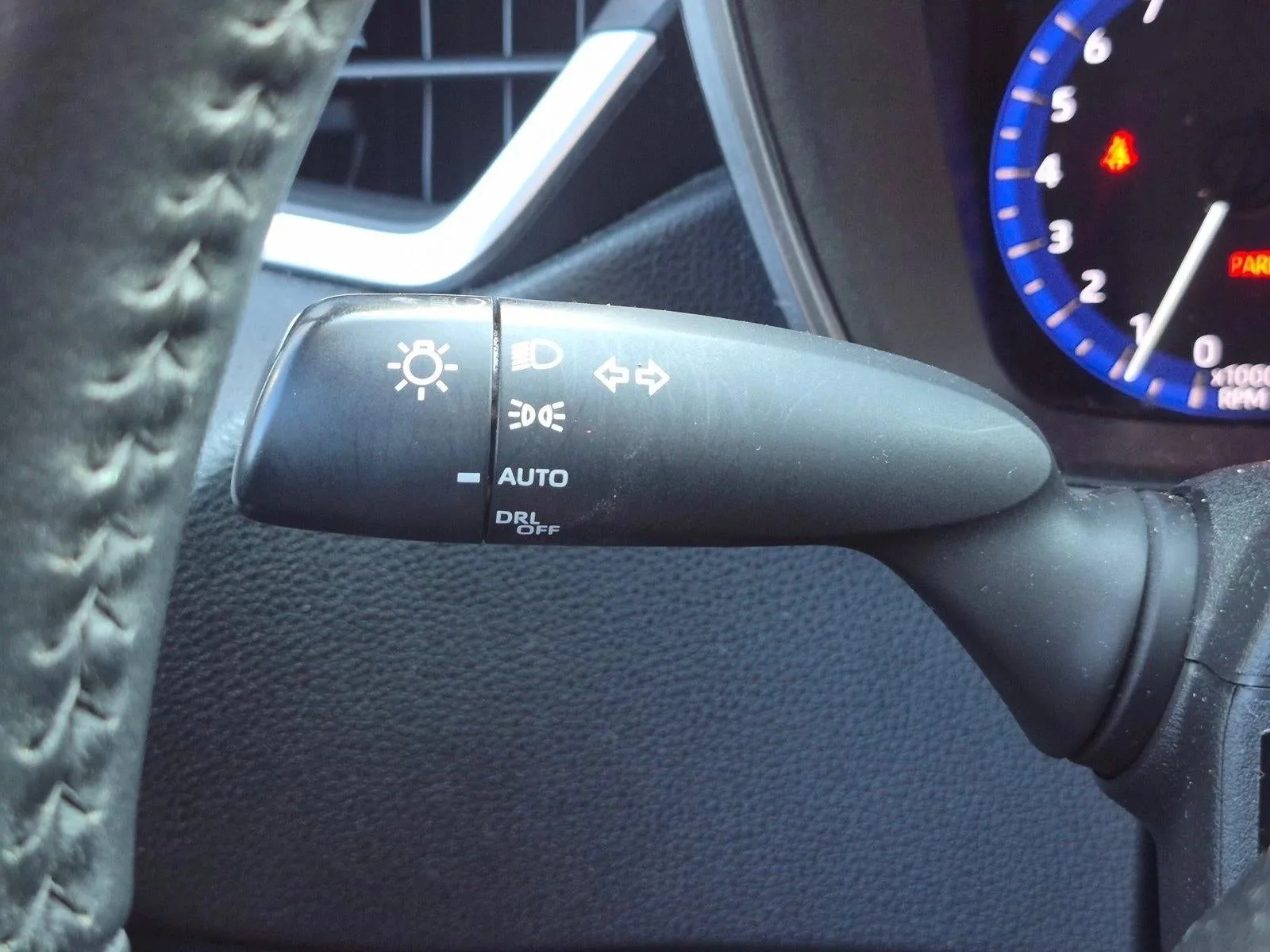 2020 Toyota Corolla XSE CVT (Natl) photo 6