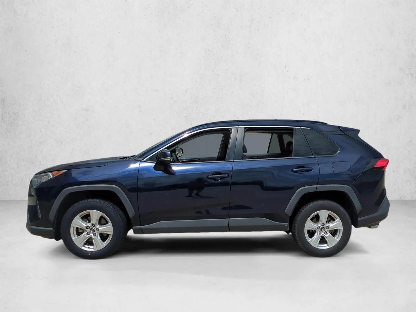 2019 Toyota RAV4 XLE FWD (GS) photo 8