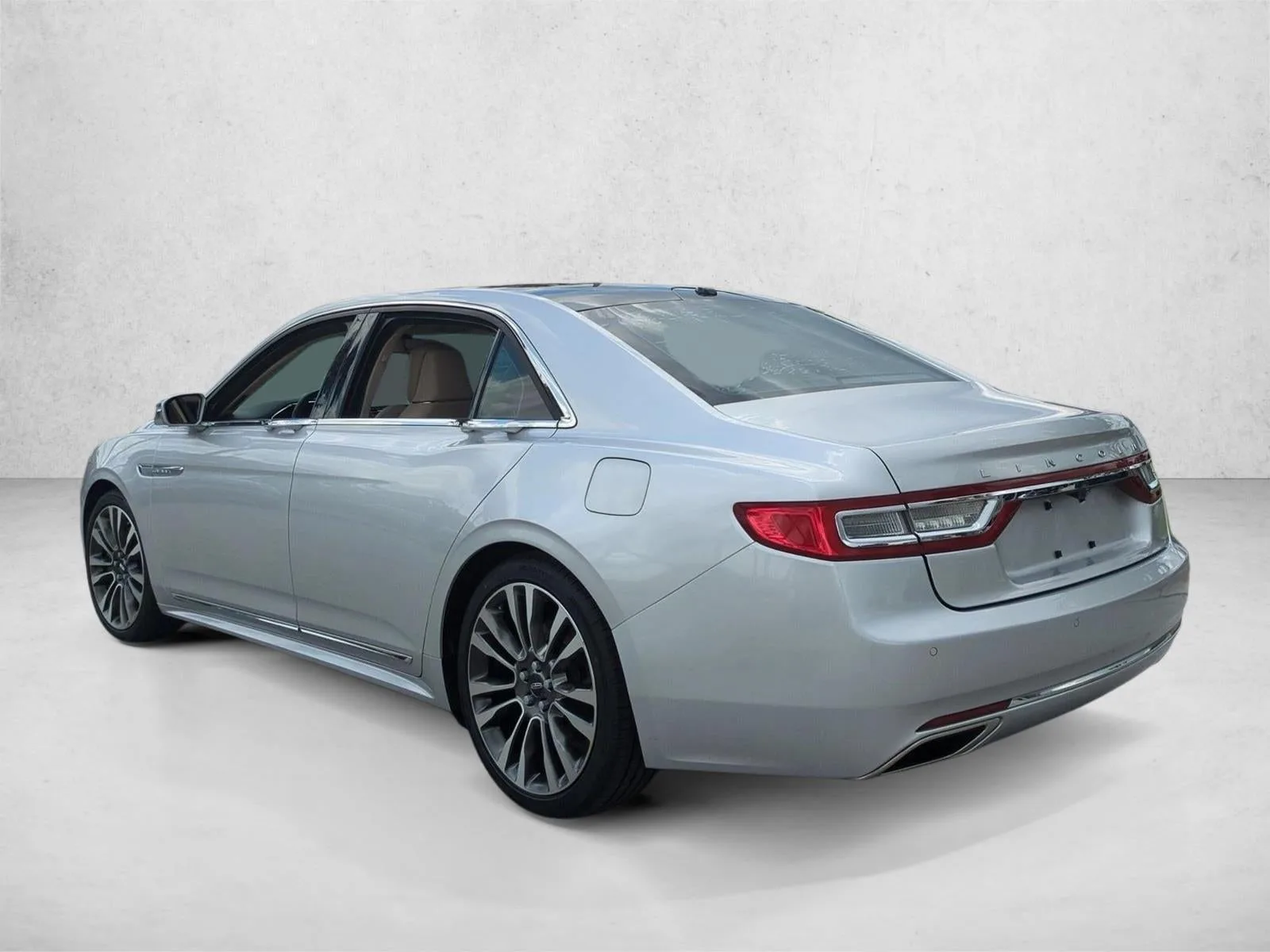 2017 Lincoln Continental Reserve FWD photo 8