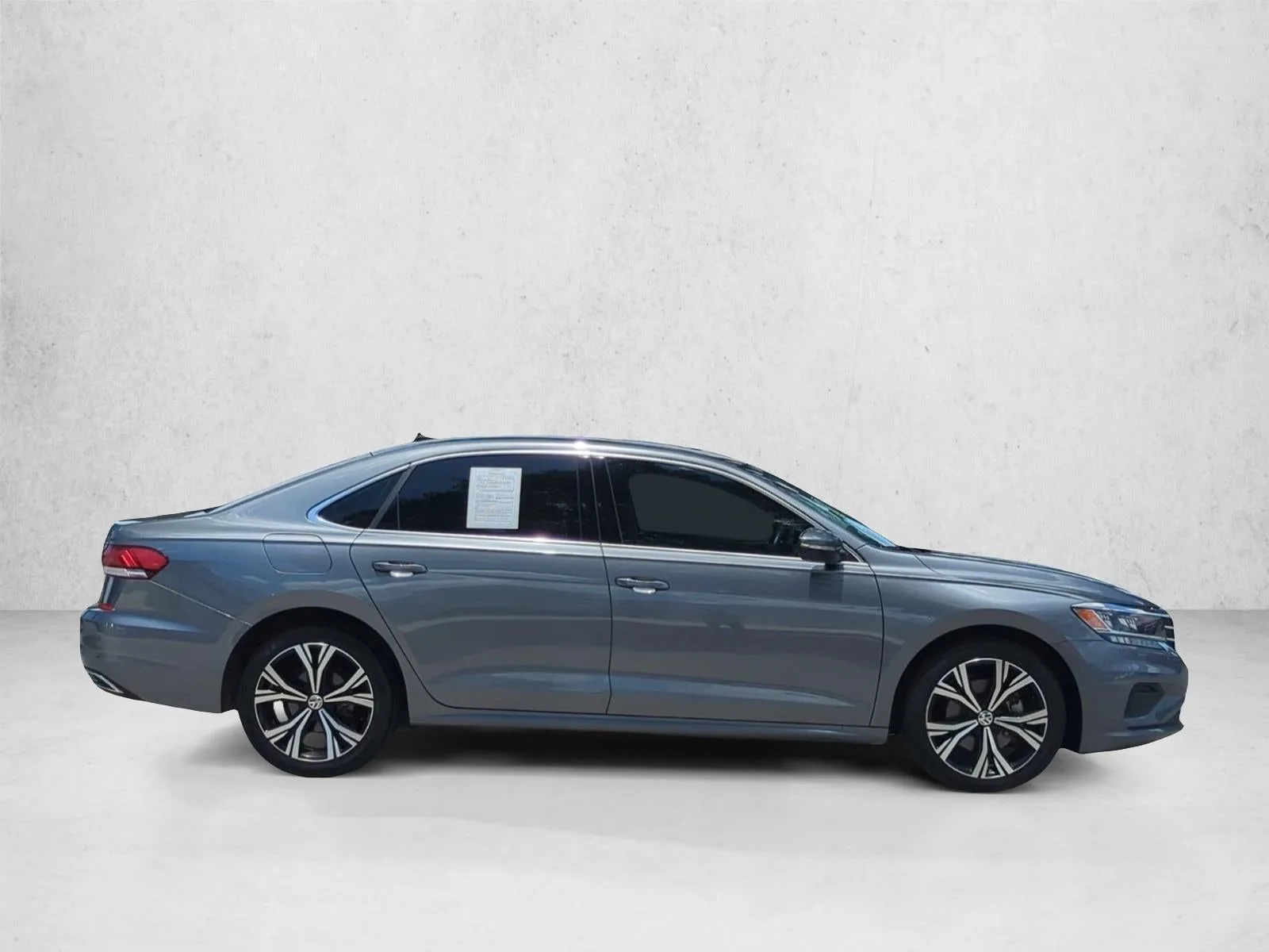 2022 Volkswagen Passat 2.0T SE photo 4