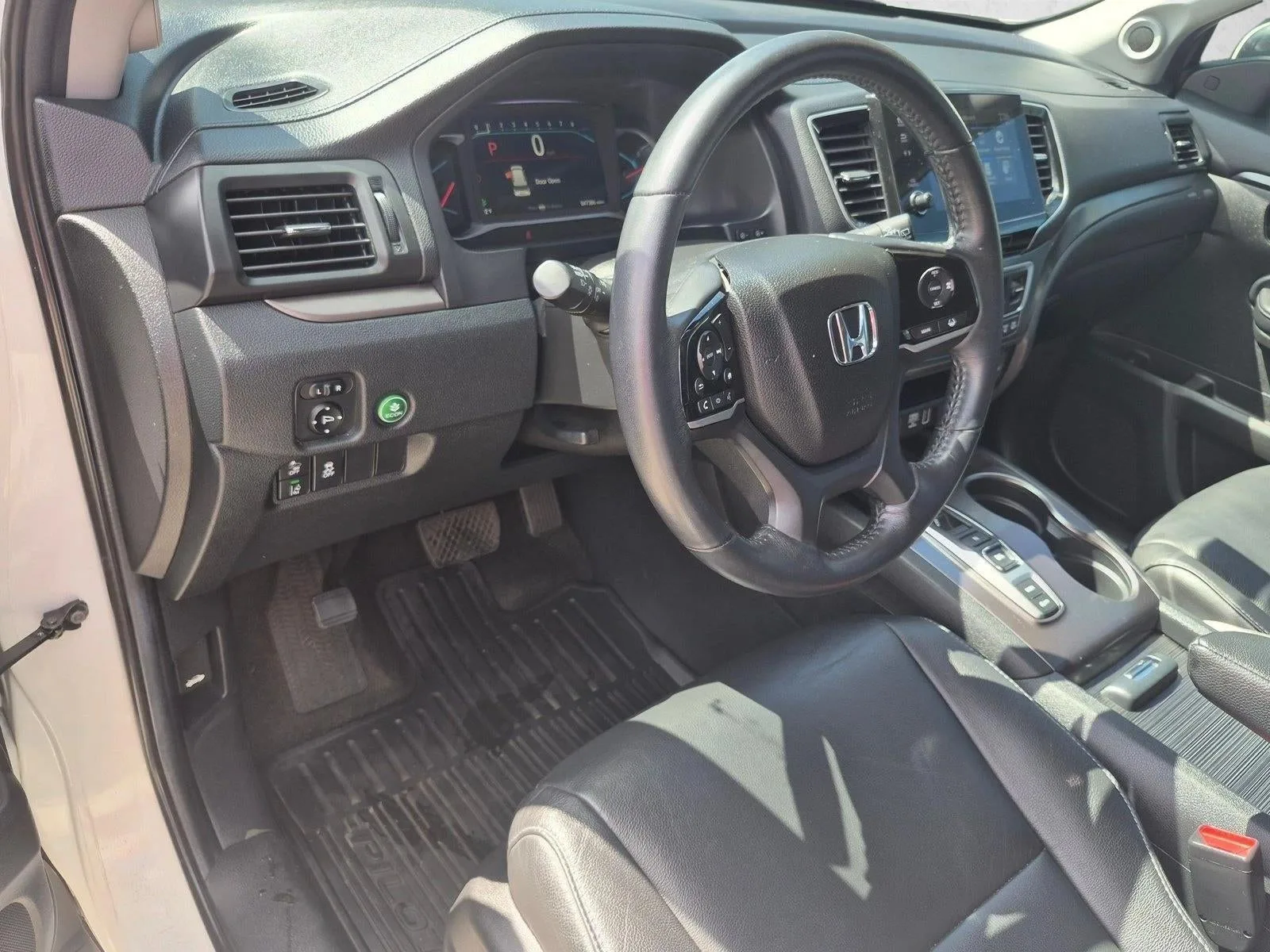 2022 Honda Pilot 2WD Special Edition photo 3