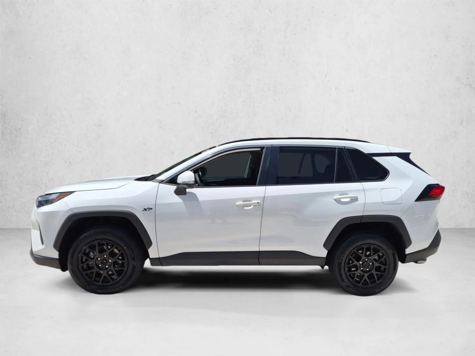 2022 Toyota RAV4 XLE FWD (GS) photo 8