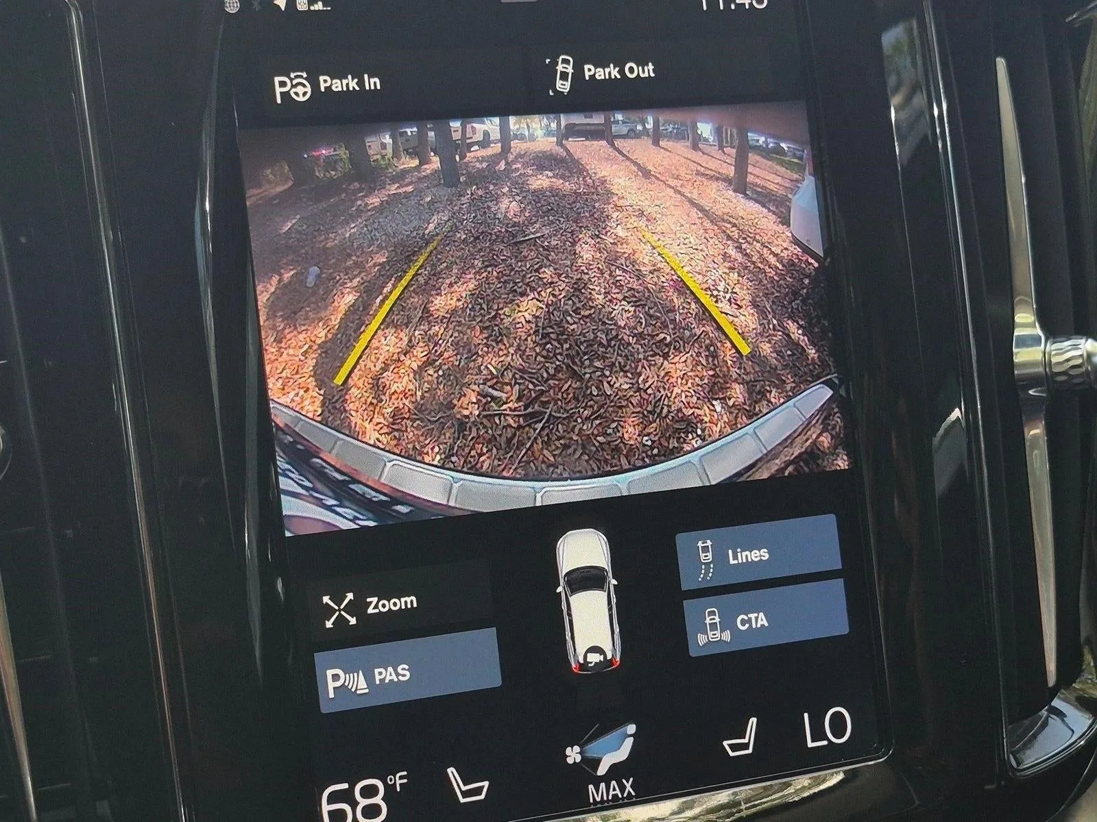 2019 Volvo XC60 T5 FWD Momentum photo 12