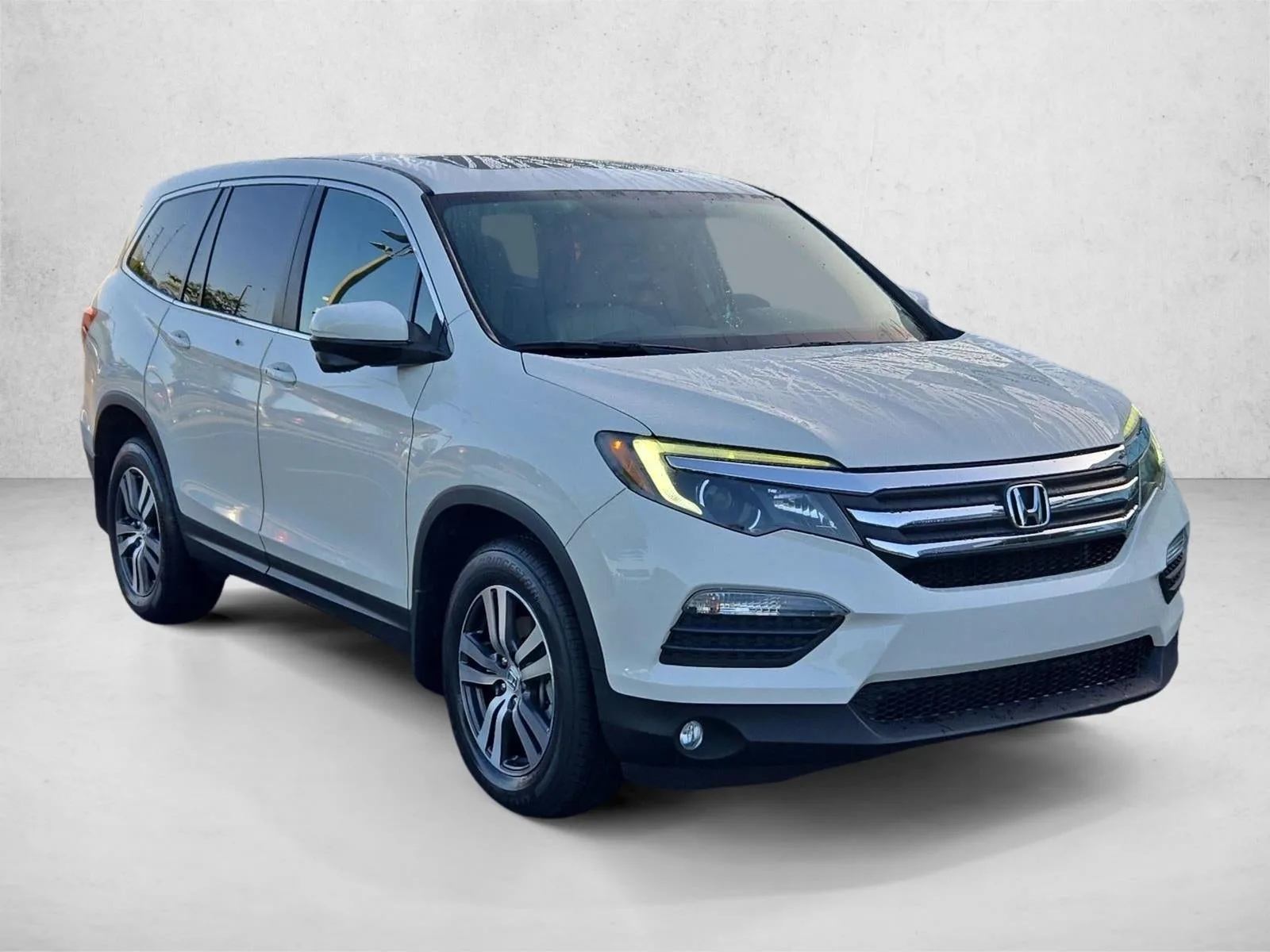 2017 Honda Pilot EX-L AWD photo 3