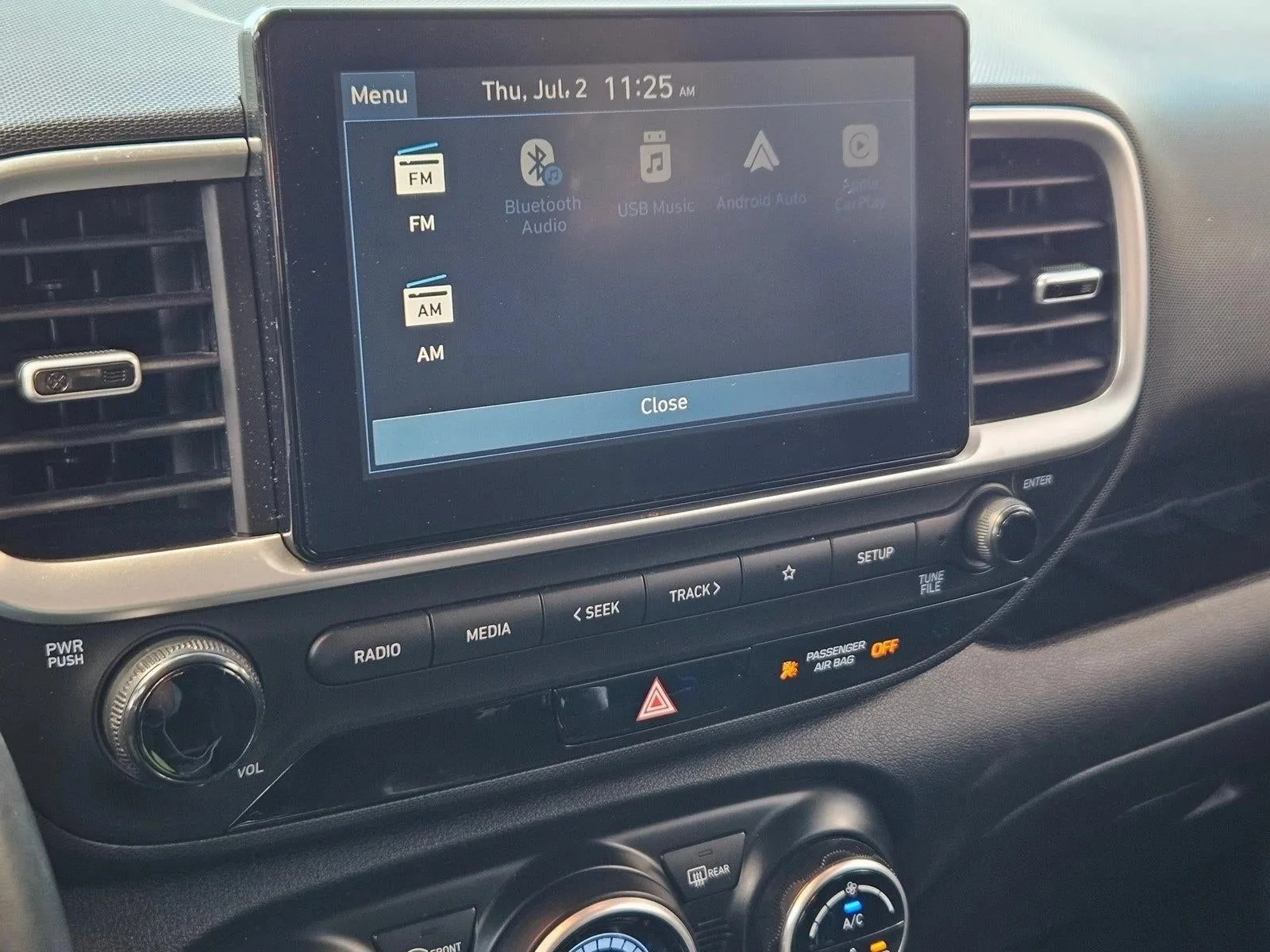2023 Hyundai VENUE SEL IVT photo 8