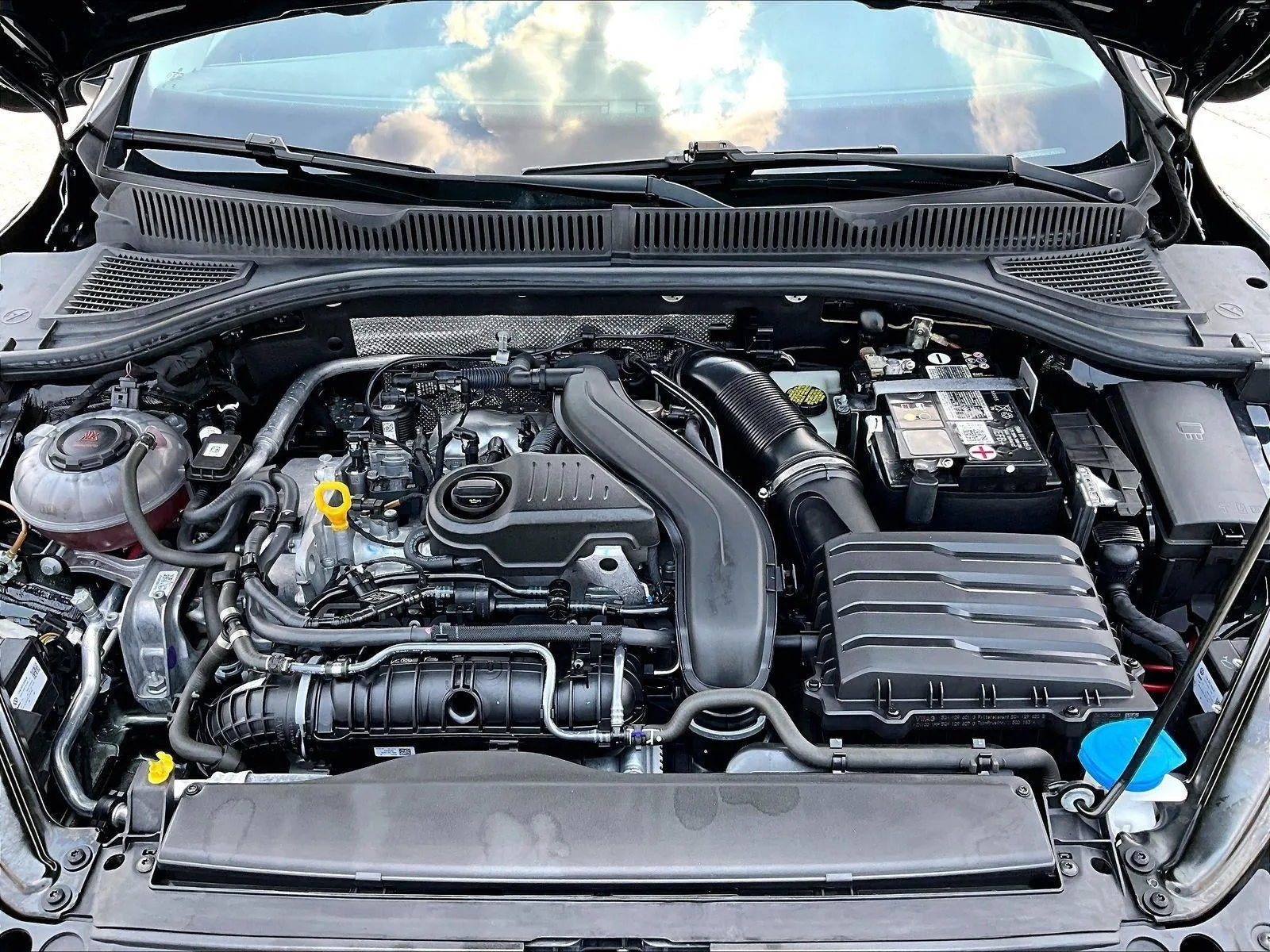 2023 Volkswagen Jetta SE Auto photo 11