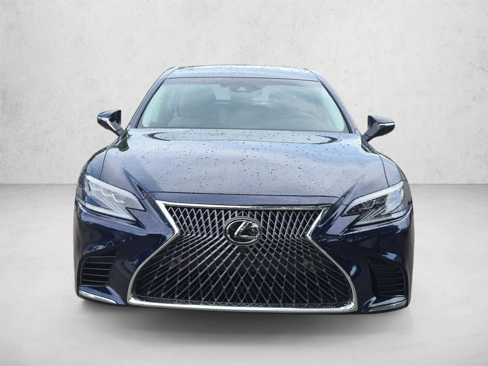 2019 Lexus LS photo 2