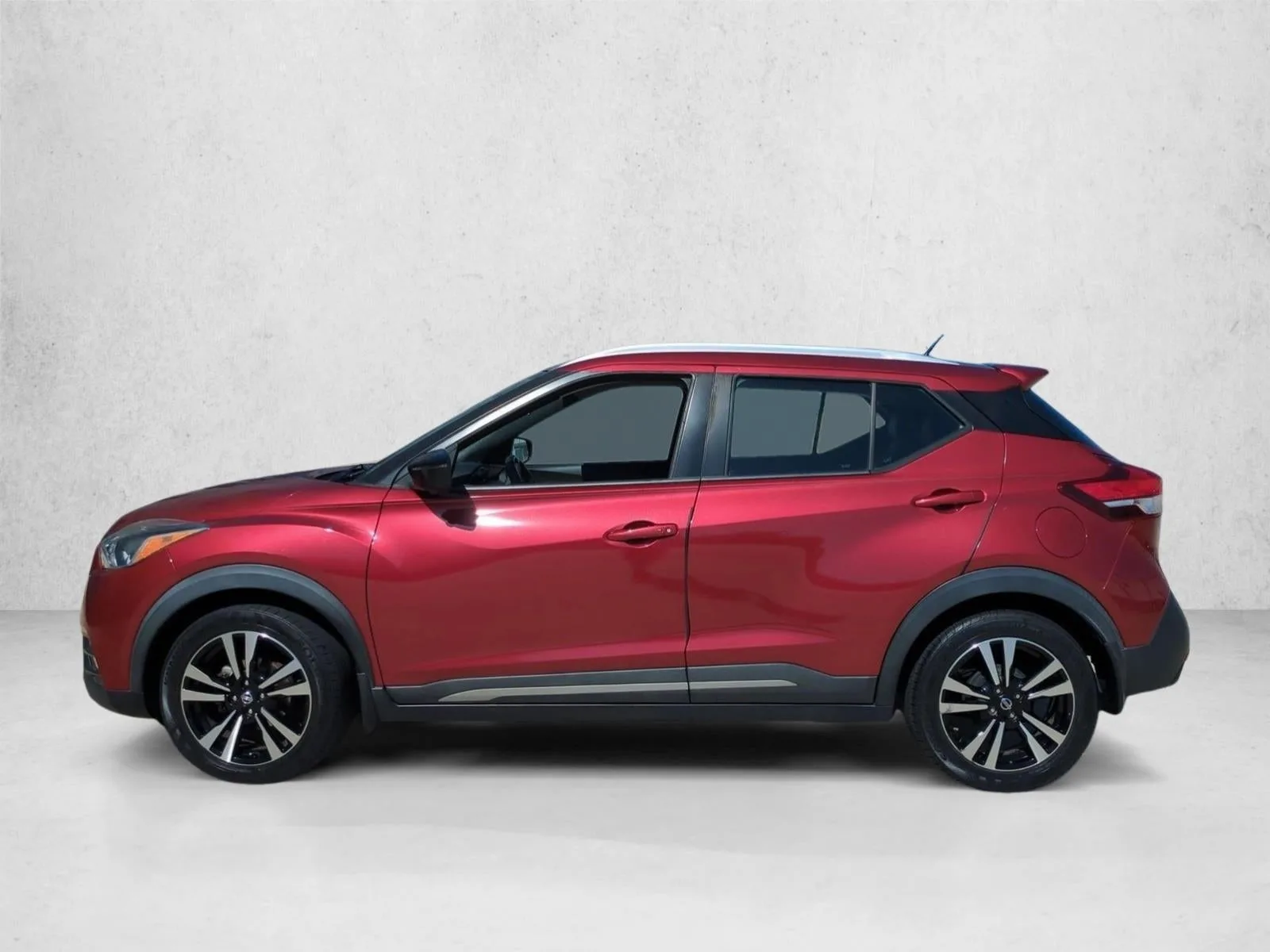 2019 Nissan Kicks SR FWD photo 9