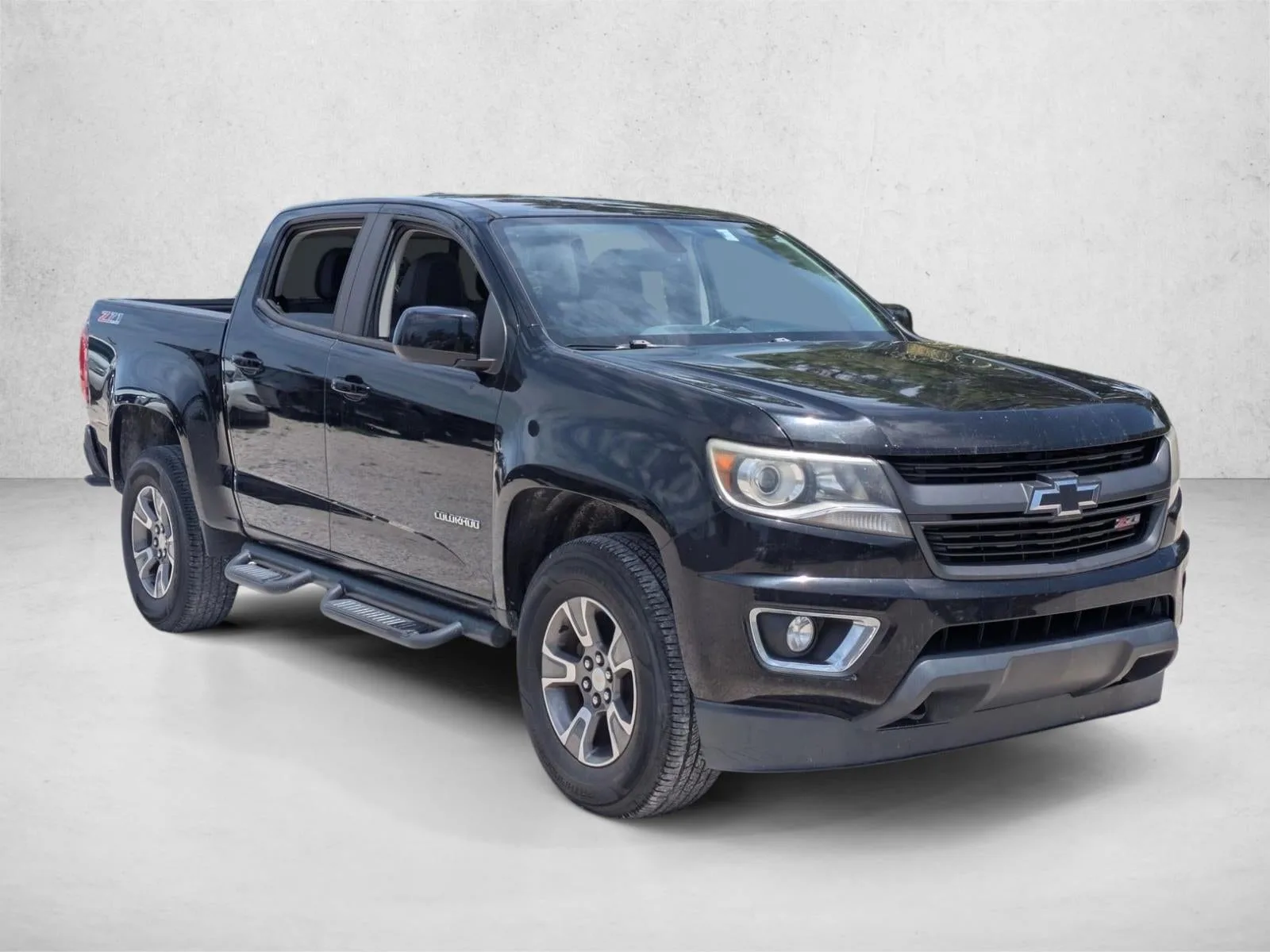 2017 Chevrolet Colorado Crew Cab Short Box 4-Wheel Drive Z71 photo 3