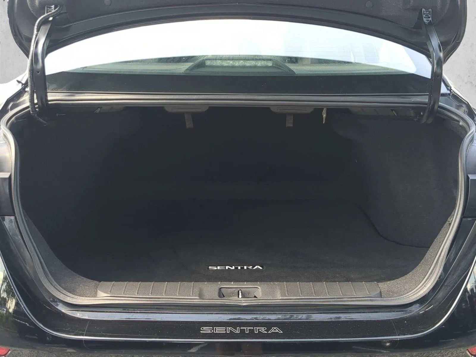 2024 Nissan Sentra SV photo 6