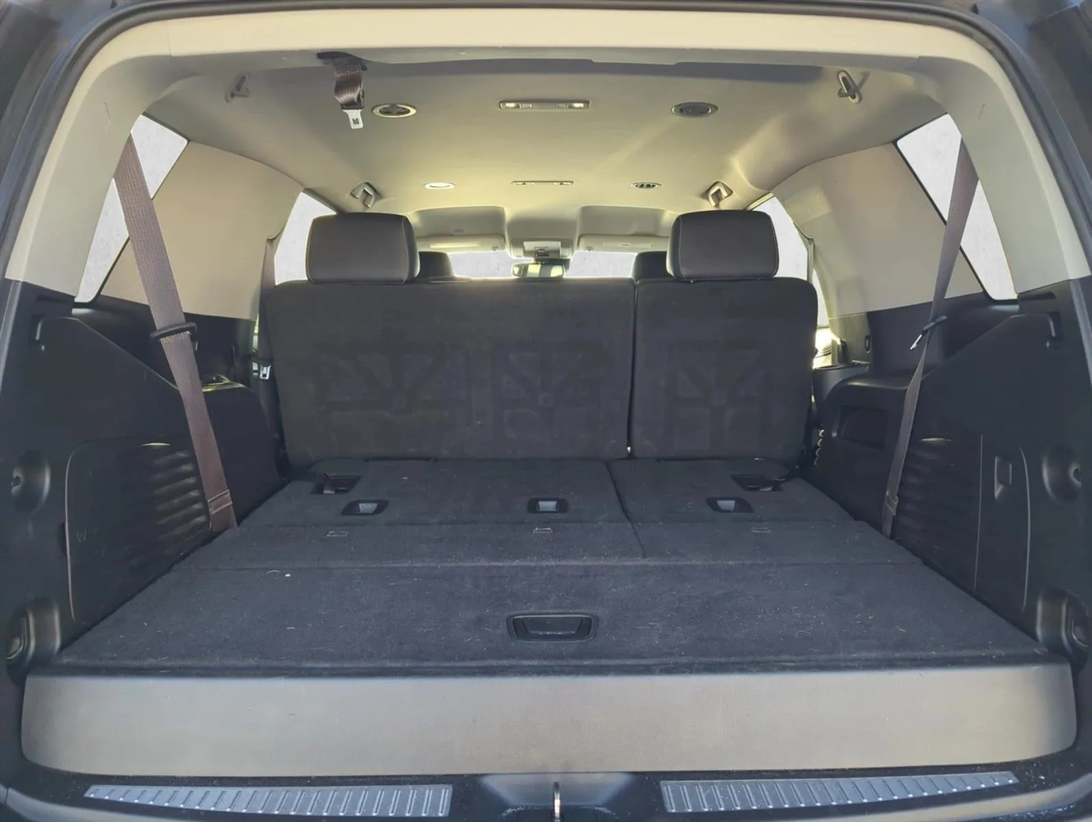 2017 Chevrolet Tahoe 4WD LT photo 6